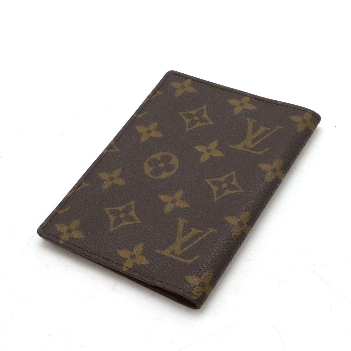 Louis Vuitton Louis Vuitton Louis Vuitton Monogram Passport Cover M60179 Canvas Other M60179 in Very Good Condition Size ONE SIZE - 2 Thumbnail