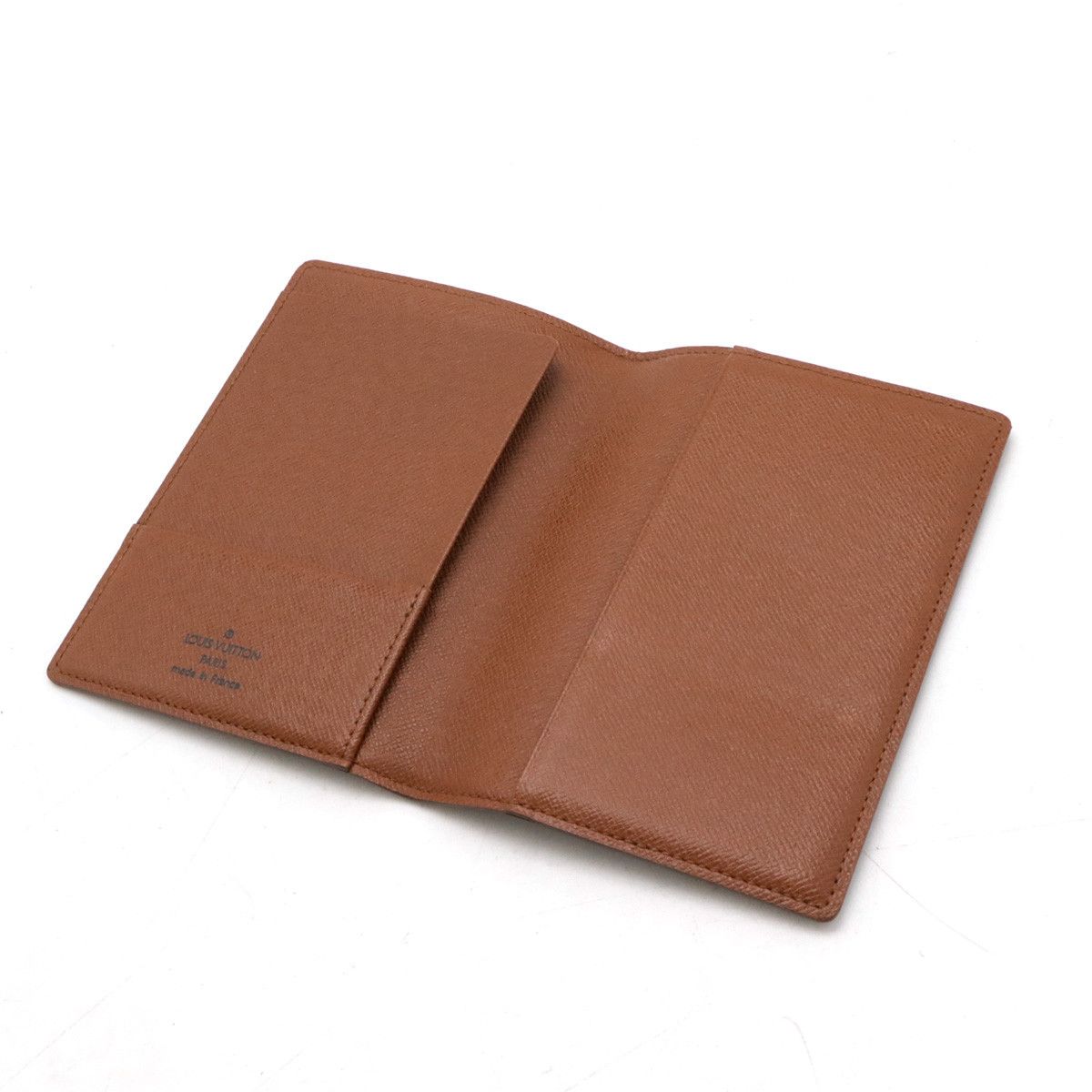 Louis Vuitton Louis Vuitton Louis Vuitton Monogram Passport Cover M60179 Canvas Other M60179 in Very Good Condition Size ONE SIZE - 4 Thumbnail