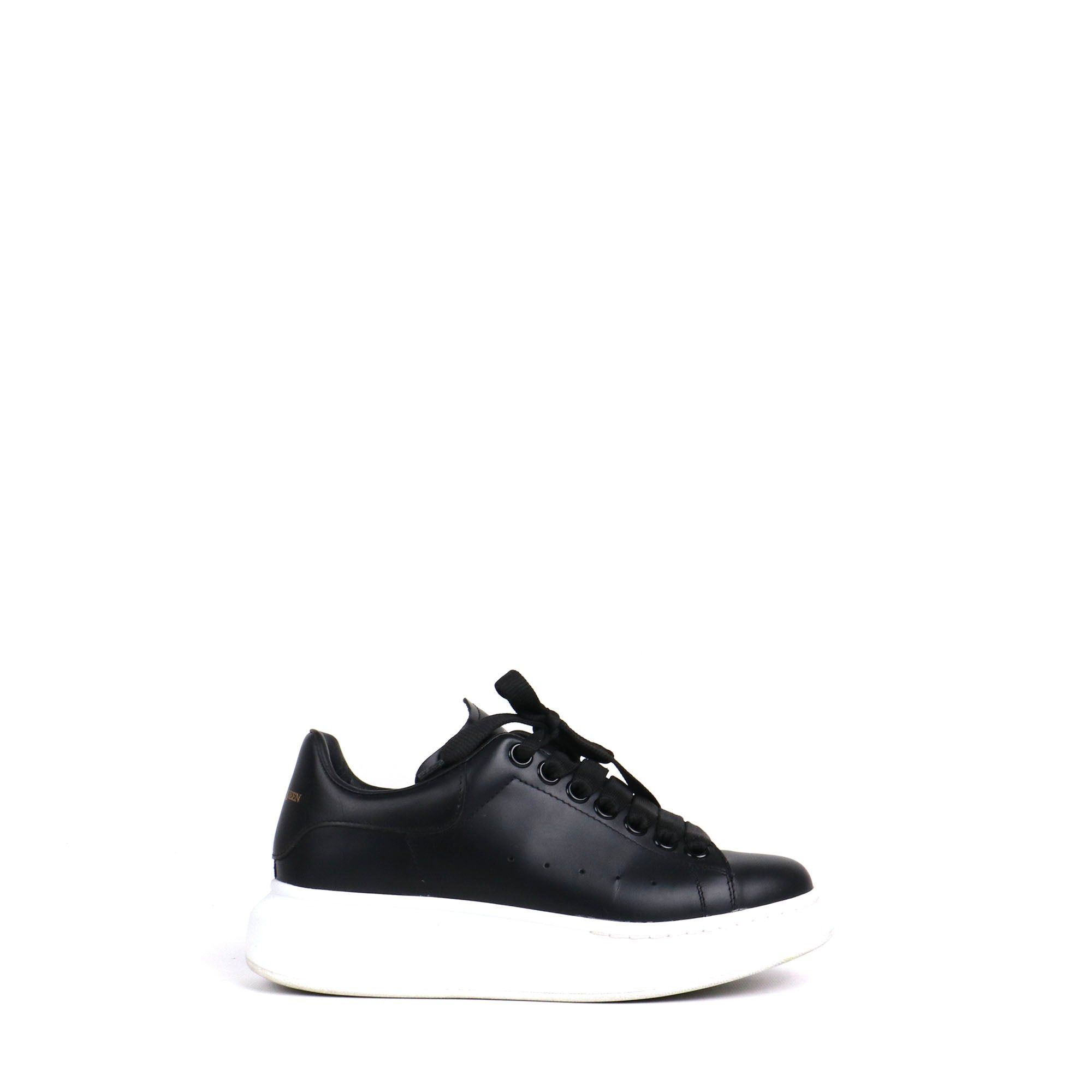 Alexander McQueen ALEXANDER MCQUEEN - Oversized Alexander McQueen sneakers in black leather (T36.5) Size US 5.5 / IT 35.5 - 2 Thumbnail
