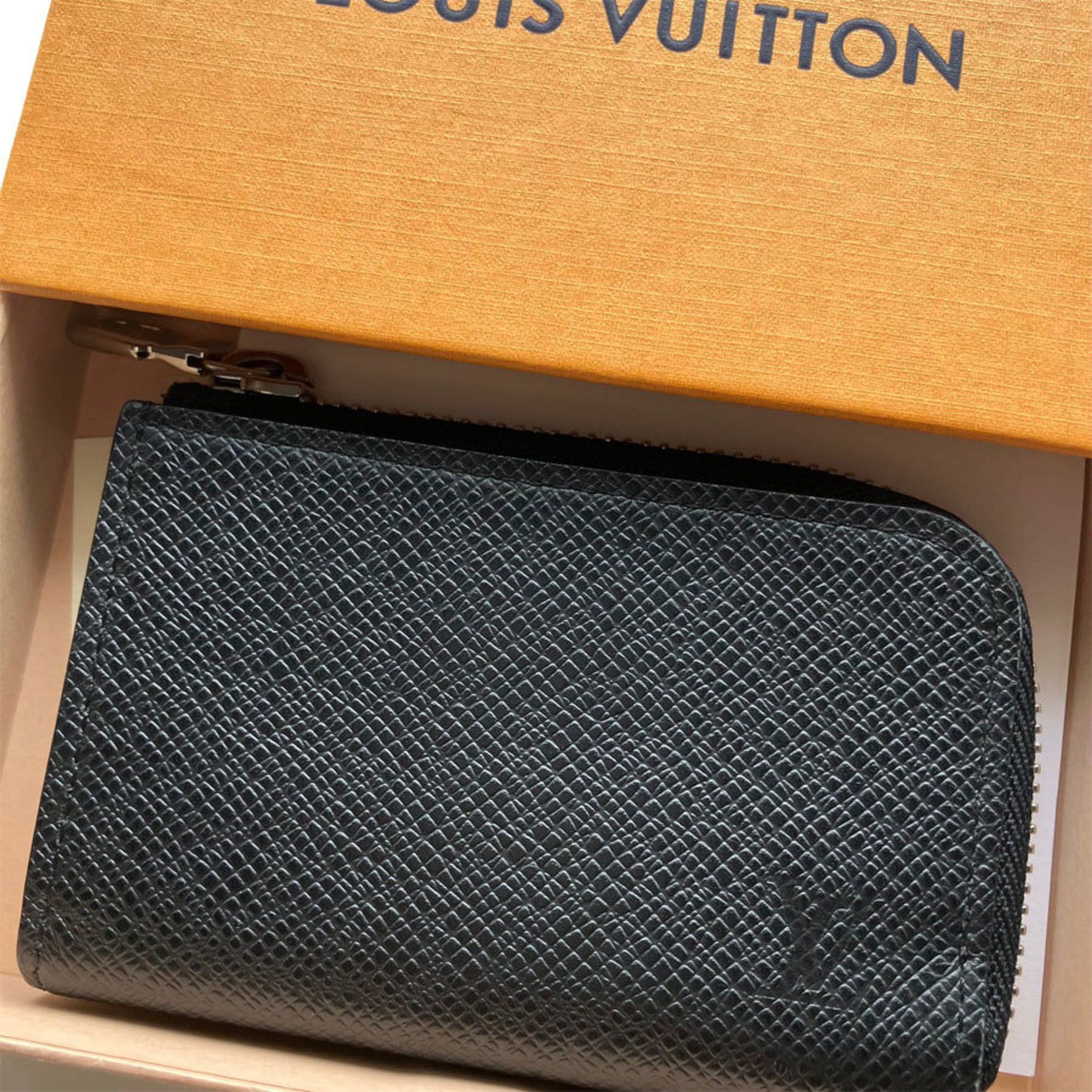 Louis Vuitton Louis Vuitton Wallet/Coin Case Taiga Portemonnay Jour Black Silver Men's M63375 s0100a Size ONE SIZE - 3 Thumbnail