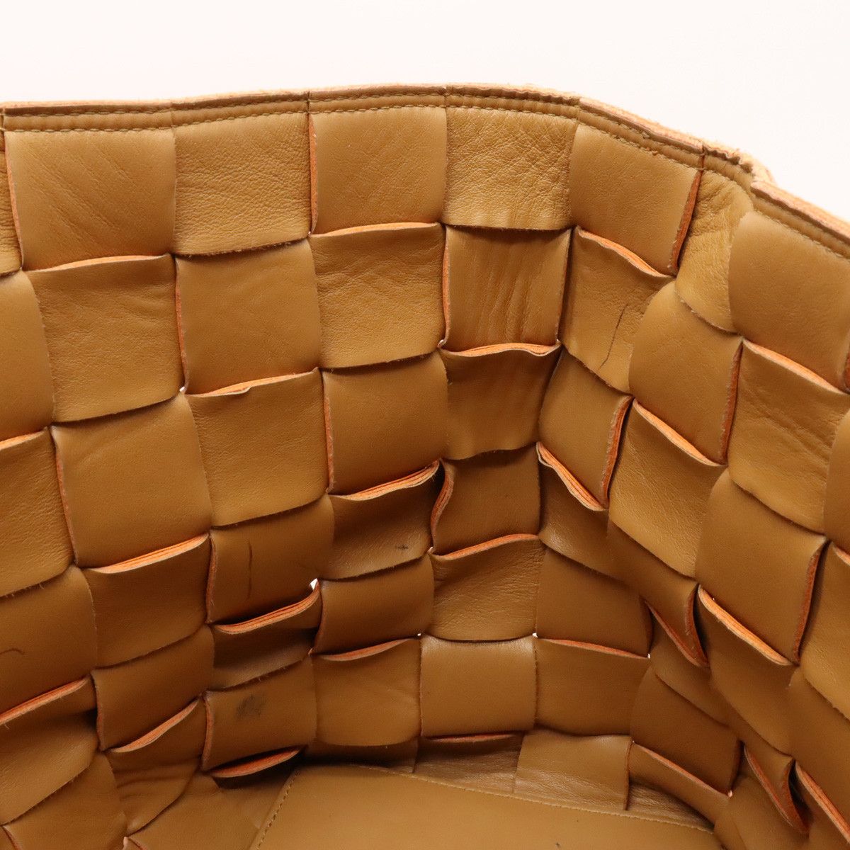 Bottega Veneta Bottega Veneta Bottega Veneta Leather Maxi Intrecciato Tote Bag 607668 Leather Tote Bag 607668 in Good Condition Size ONE SIZE - 6 Thumbnail