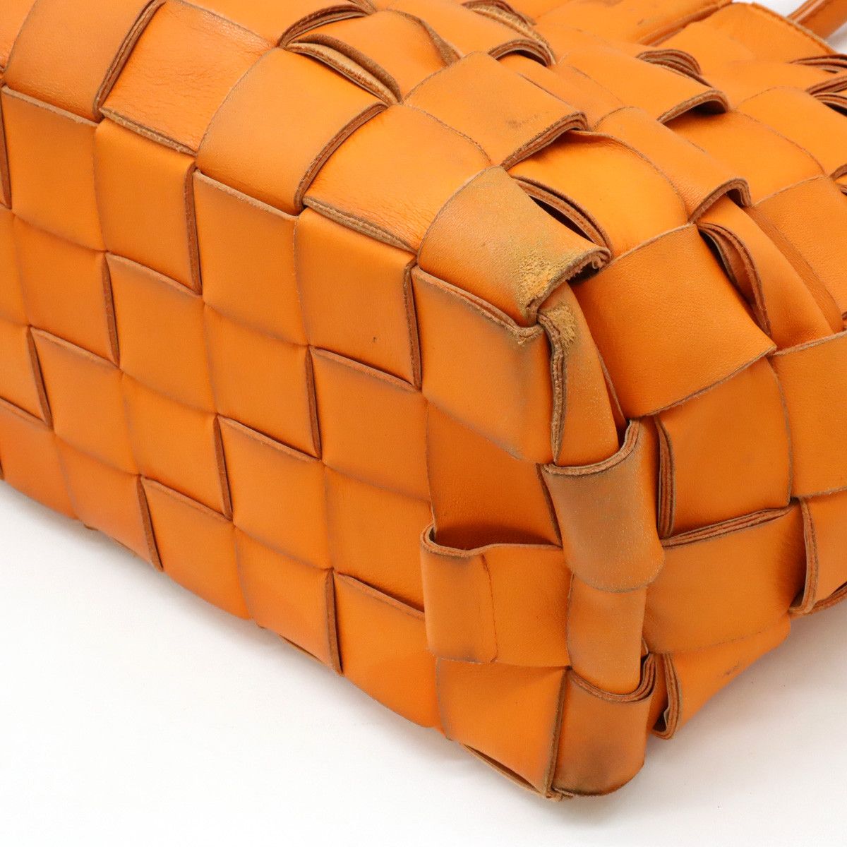 Bottega Veneta Bottega Veneta Bottega Veneta Leather Maxi Intrecciato Tote Bag 607668 Leather Tote Bag 607668 in Good Condition Size ONE SIZE - 3 Thumbnail