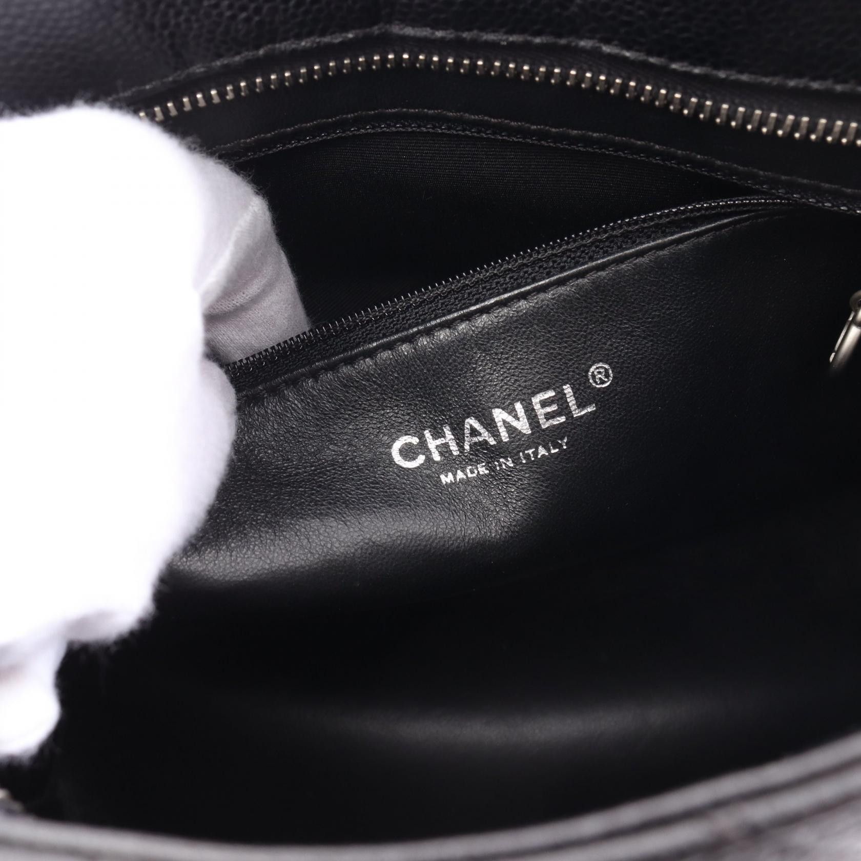 Chanel Chanel CC Caviar Medallion Tote Leather Tote Bag A01804 in Great Condition Size ONE SIZE - 4 Thumbnail