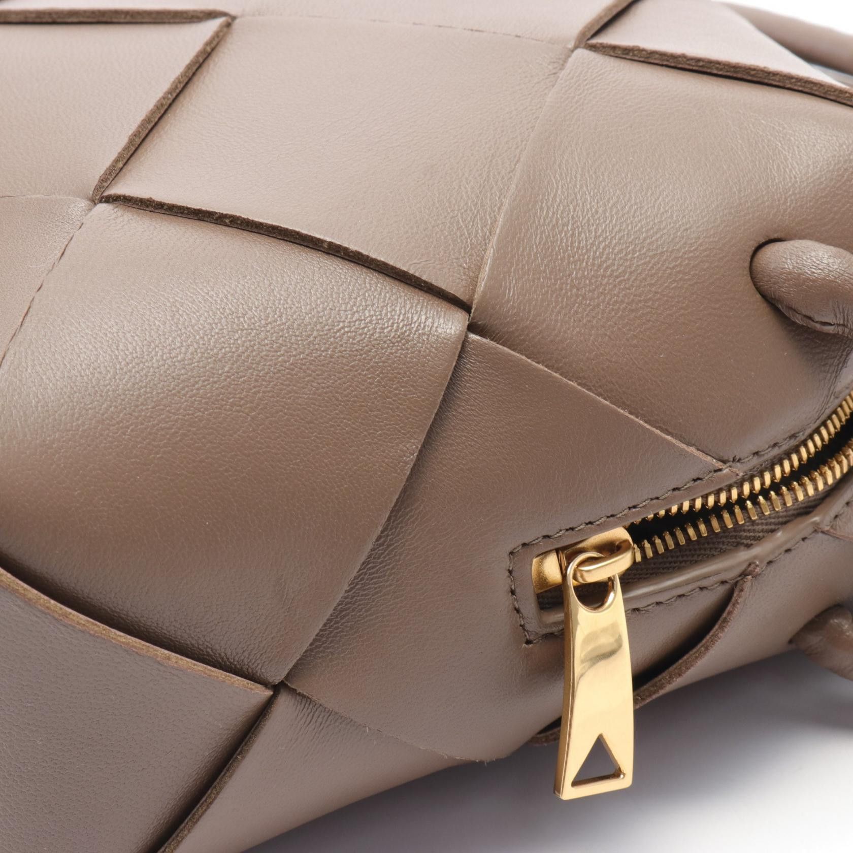 Bottega Veneta Bottega Veneta Leather Cassette Shoulder Bag Leather Shoulder Bag 701915 in Great Condition Size ONE SIZE - 5 Thumbnail