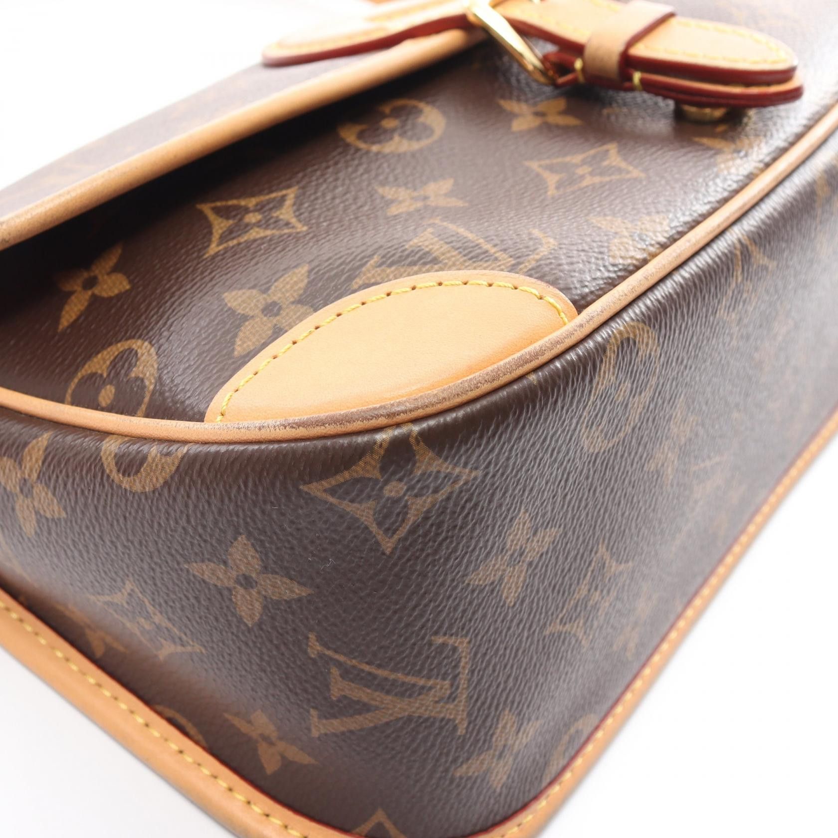 Louis Vuitton Louis Vuitton Monogram Diane NM PM Canvas Shoulder Bag M46049 in Good Condition Size ONE SIZE - 6 Thumbnail