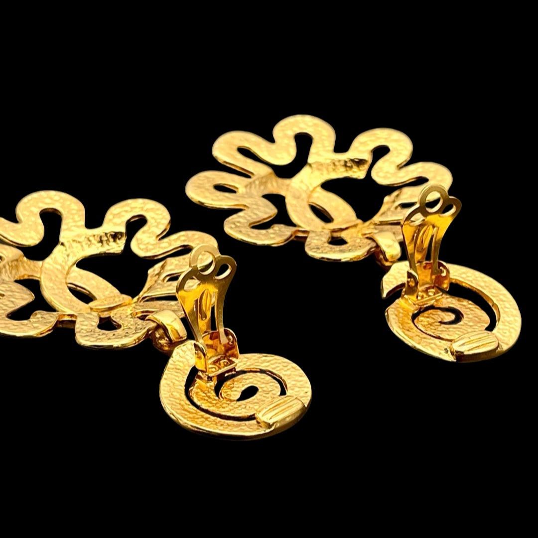 Chanel Chanel Flower Motif Jumbo Coco Mark Swing Earrings 95P Size ONE SIZE - 8 Thumbnail