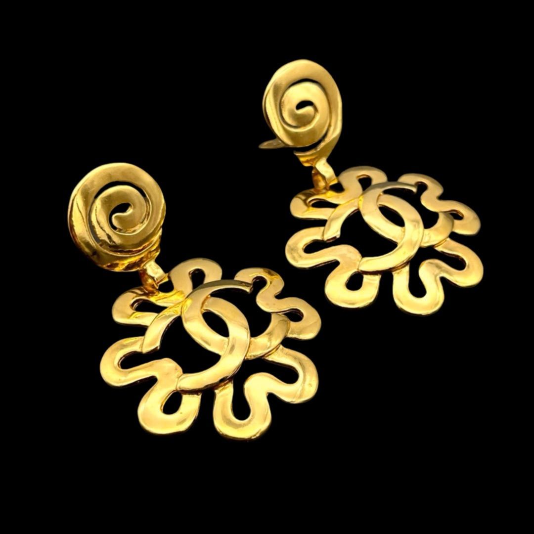 Chanel Chanel Flower Motif Jumbo Coco Mark Swing Earrings 95P Size ONE SIZE - 7 Thumbnail