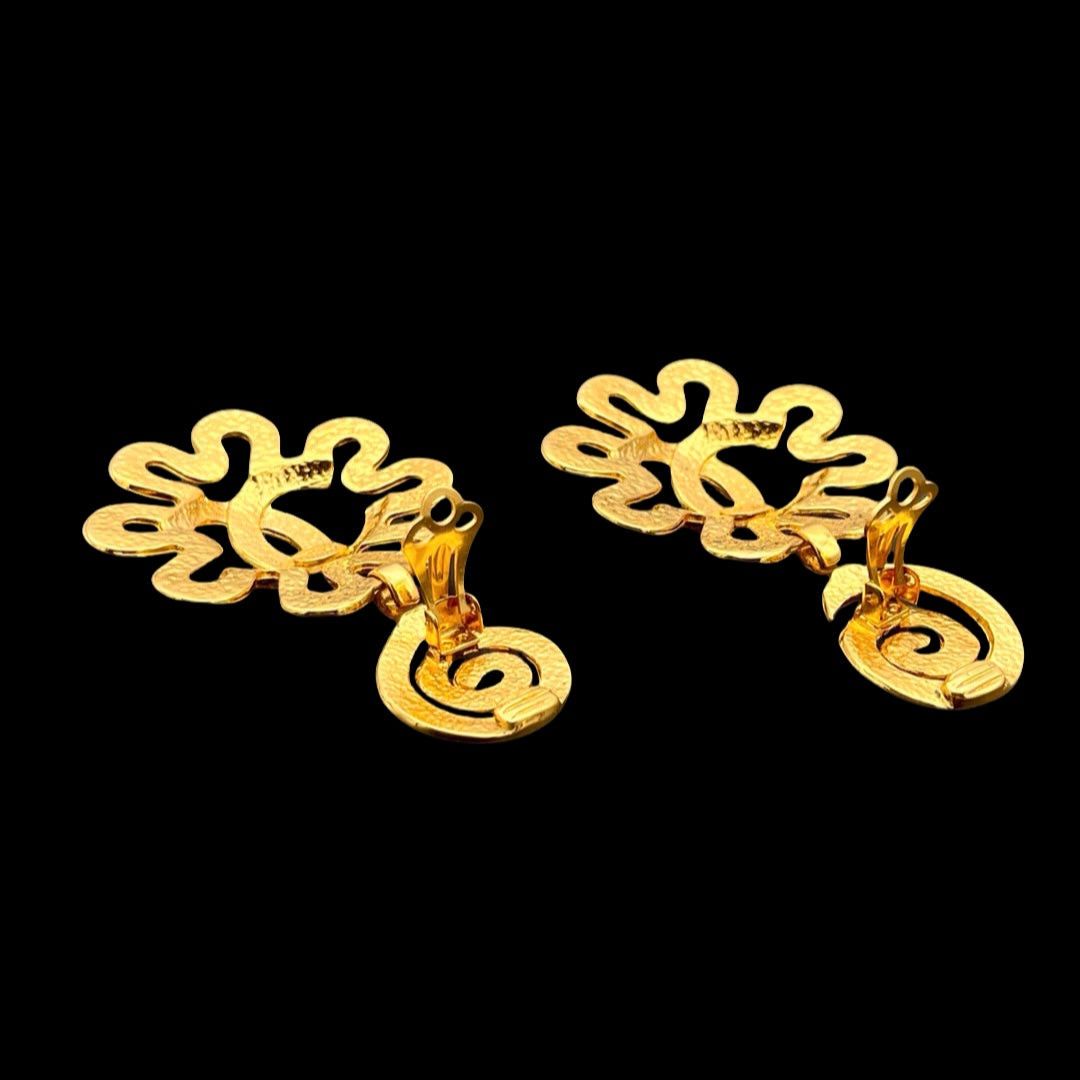 Chanel Chanel Flower Motif Jumbo Coco Mark Swing Earrings 95P Size ONE SIZE - 9 Thumbnail