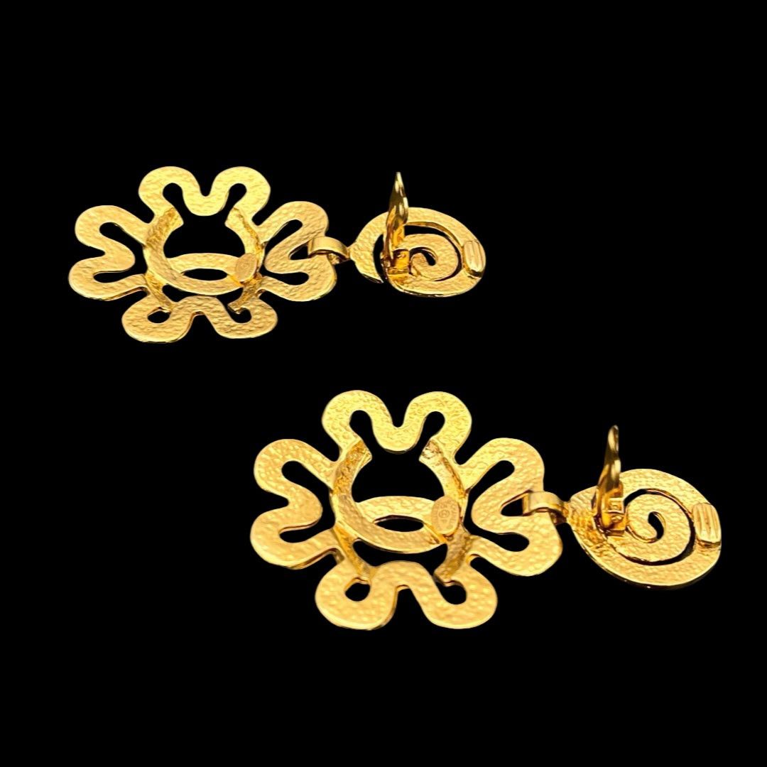 Chanel Chanel Flower Motif Jumbo Coco Mark Swing Earrings 95P Size ONE SIZE - 10 Thumbnail
