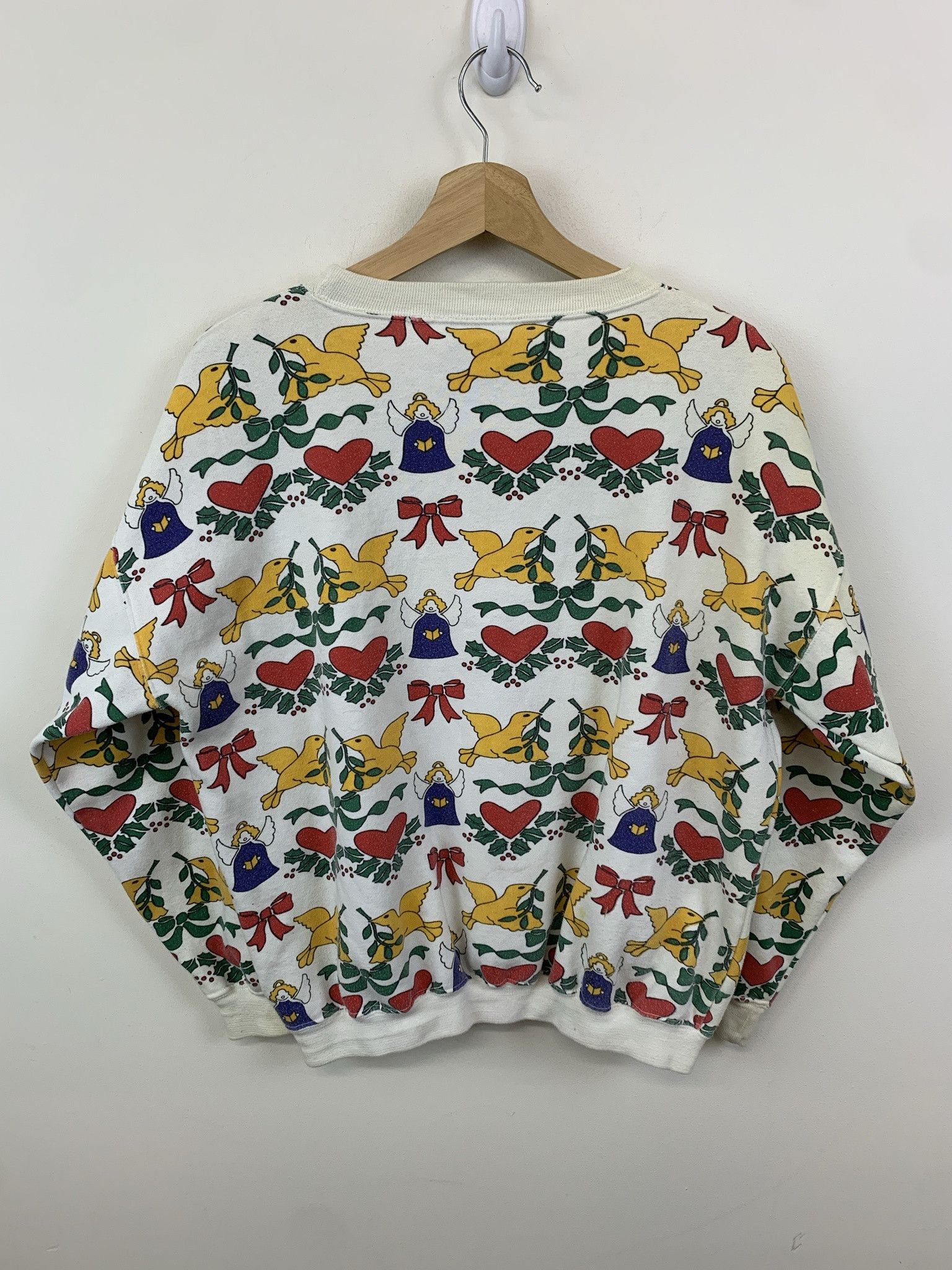 Vintage Vintage Crewneck 1990s Angel Dove All Over Print Vintage Sweatshirt Size M Size US M / EU 48-50 / 2 - 3 Thumbnail