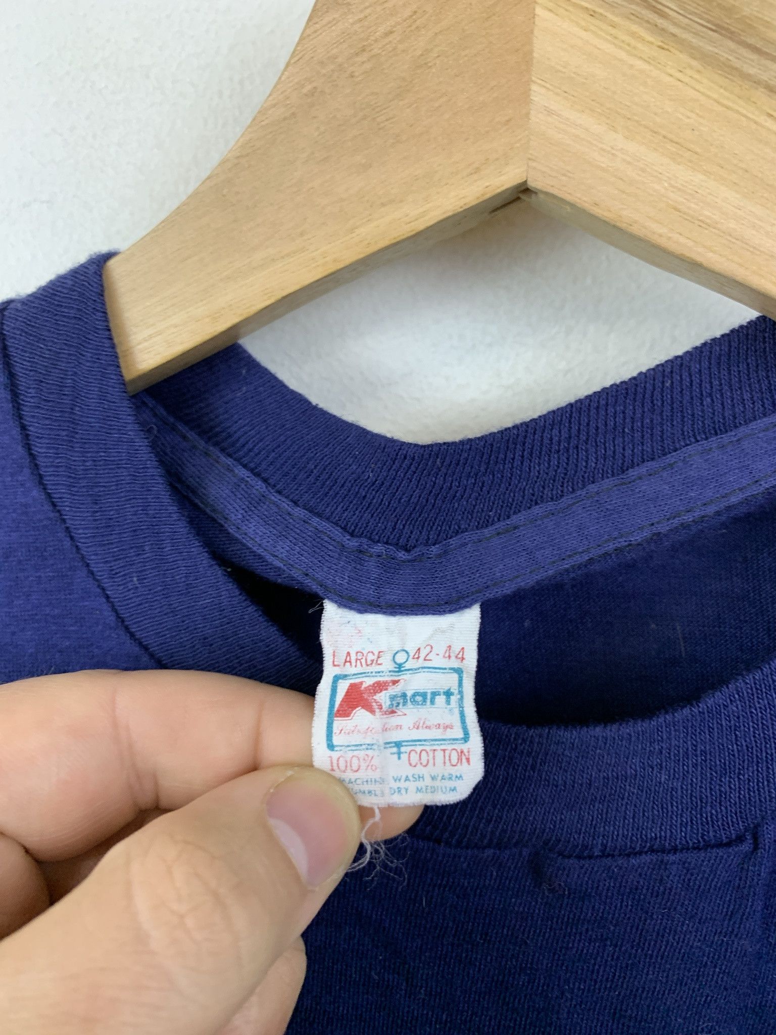 Vintage Vintage 1980s KMart Single Stitch Navy Pocket Tee Size L Size US L / EU 52-54 / 3 - 3 Thumbnail