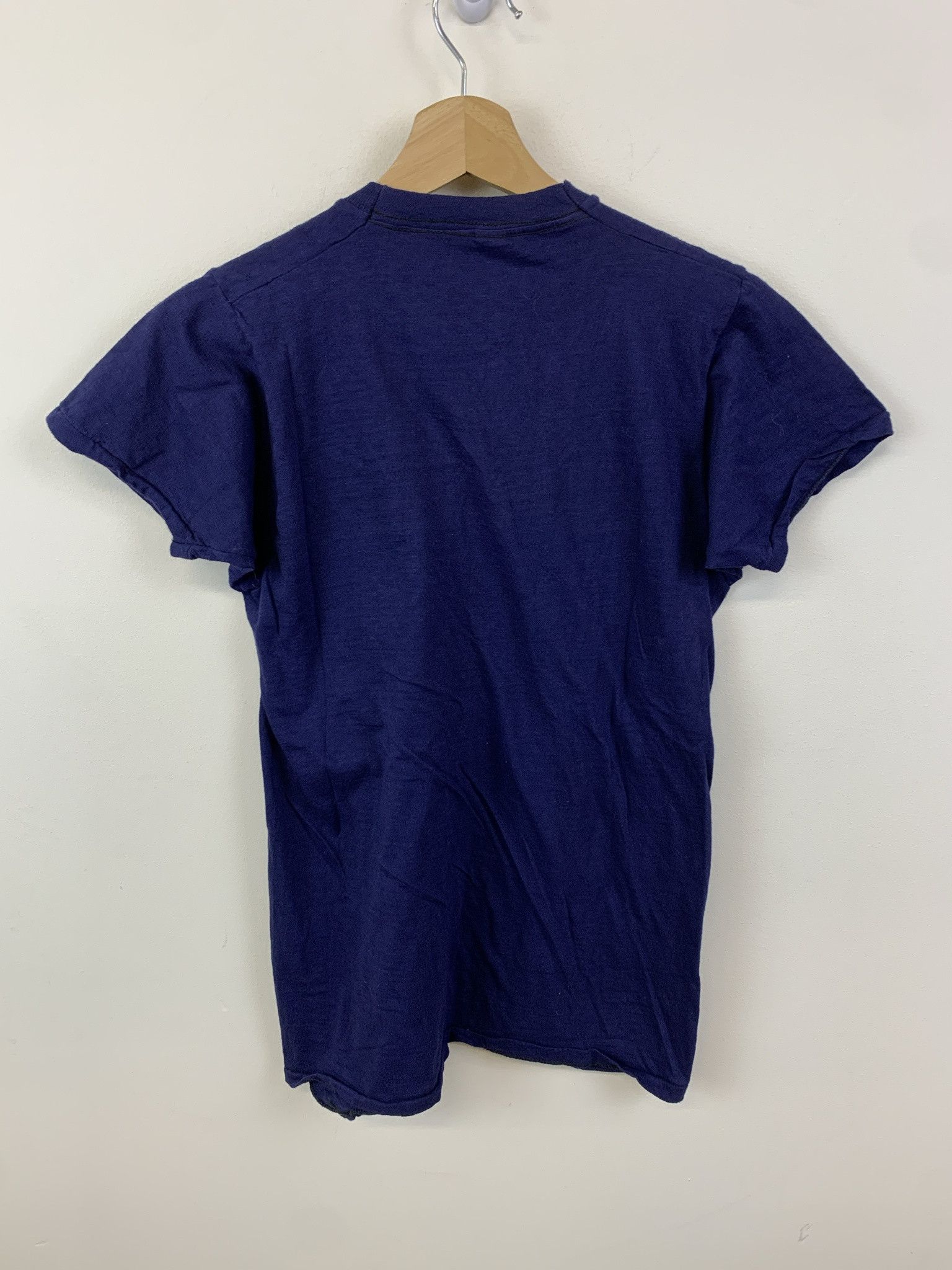 Vintage Vintage 1980s KMart Single Stitch Navy Pocket Tee Size L Size US L / EU 52-54 / 3 - 4 Thumbnail