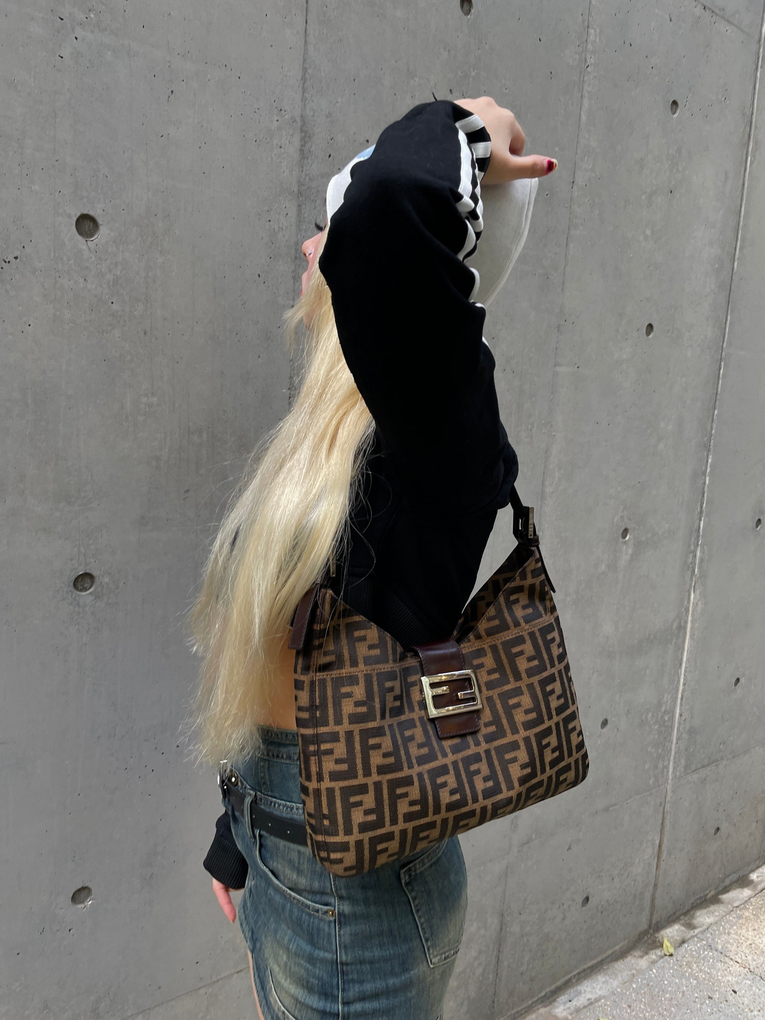 Fendi Fendi Zucca V-Shaped Mamma Bucket Shoulder Bag Size ONE SIZE - 2 Thumbnail