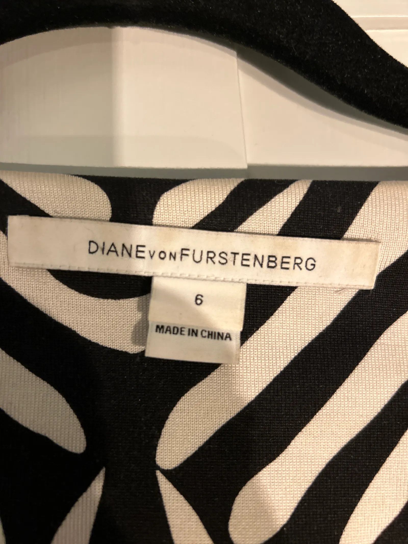 Diane von Furstenberg Diane von Furstenberg Dress Size XS / US 0-2 / IT 36-38 - 2 Thumbnail
