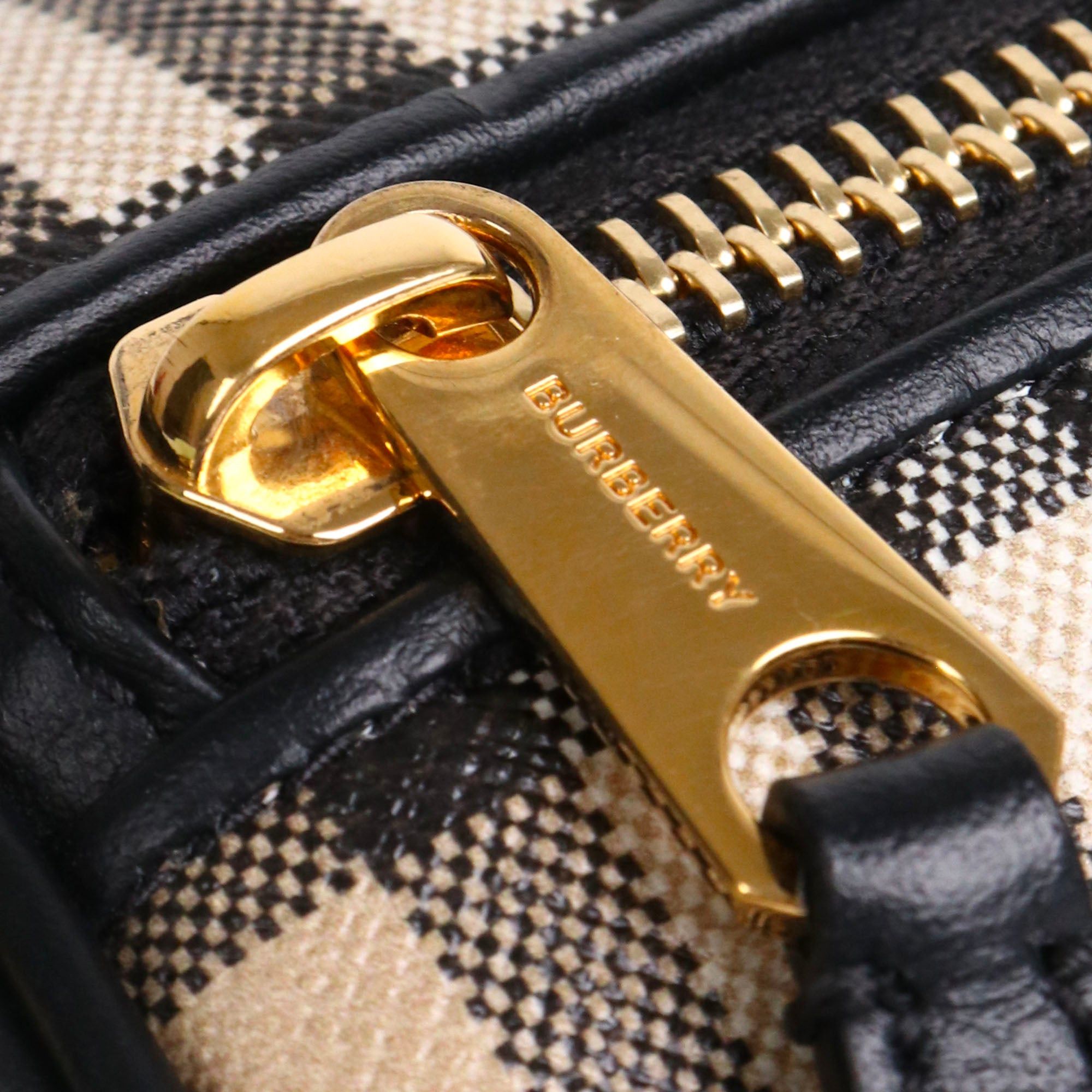 Burberry BURBERRY - The Barrel Burberry shoulder bag in coated canvas and beige leather Size ONE SIZE - 4 Thumbnail
