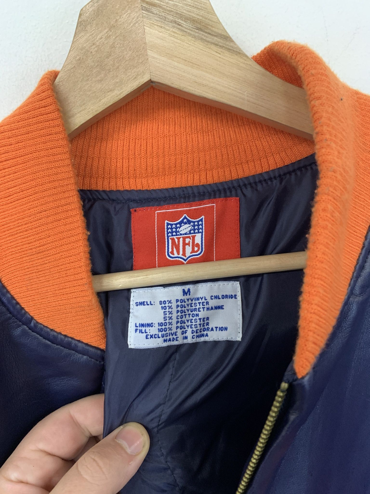 NFL × Vintage Vintaage Chicago Bears Faux Leather Bears Football Leather Pleather Jacket Size M Size US M / EU 48-50 / 2 - 2 Thumbnail