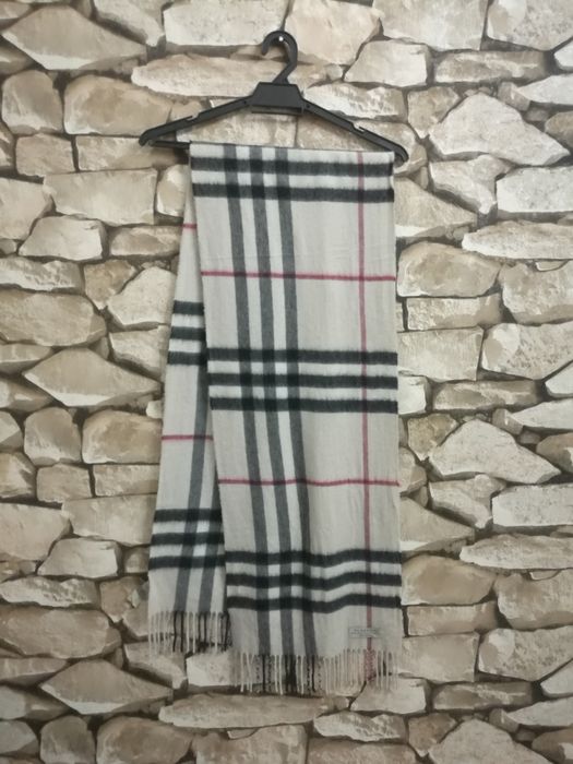Burberry Rare Burberry Scarf/Rare Design/Nice Design/Exclusively in