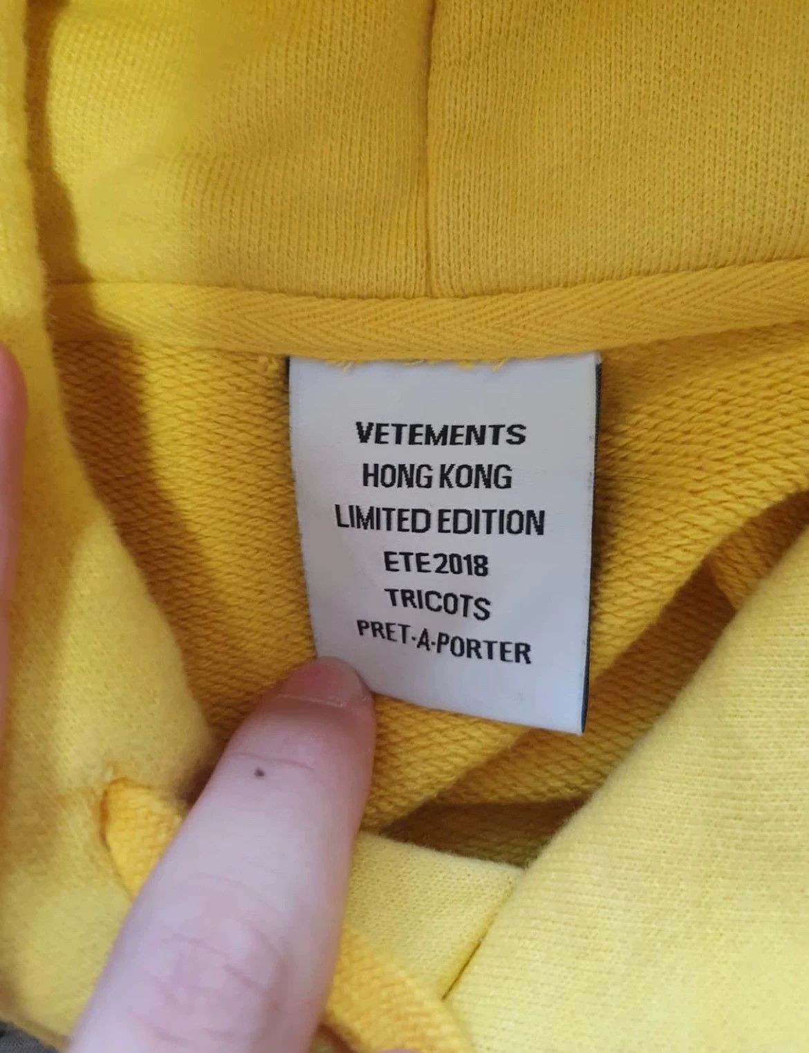 Vetements VETEMENTS X DHL Hoodie -DMC Size US S / EU 44-46 / 1 - 4 Thumbnail