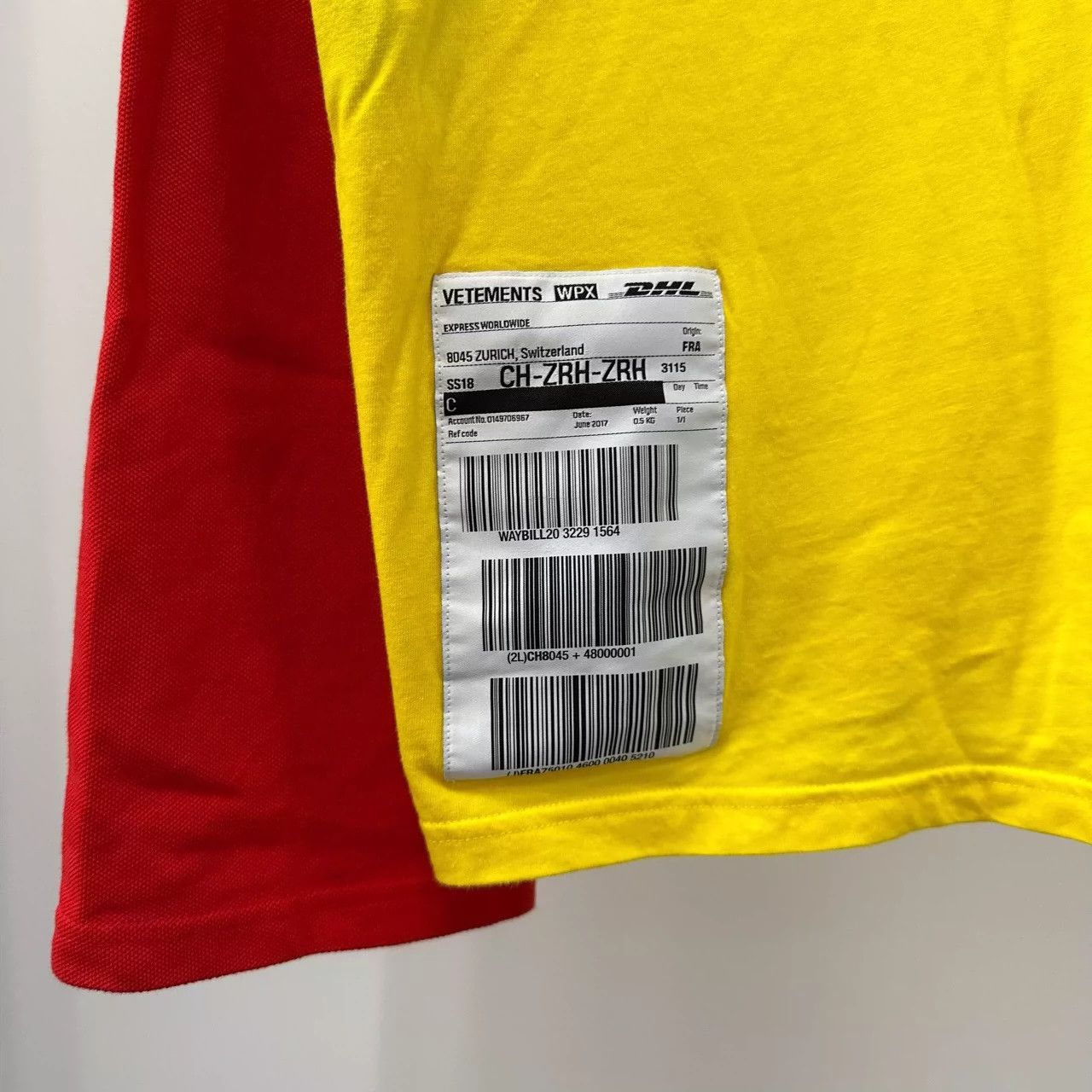 Vetements VETEMENTS SS18 DHL Co Piece Printed Long Sleeve T-shirt -DMC Size US M / EU 48-50 / 2 - 4 Thumbnail