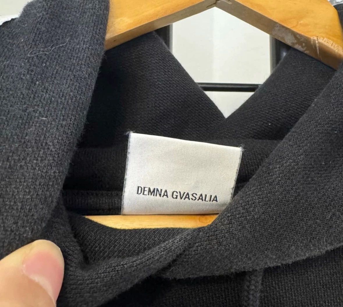Vetements Vetements 19fw patch hoodie -DMC Size US M / EU 48-50 / 2 - 5 Thumbnail
