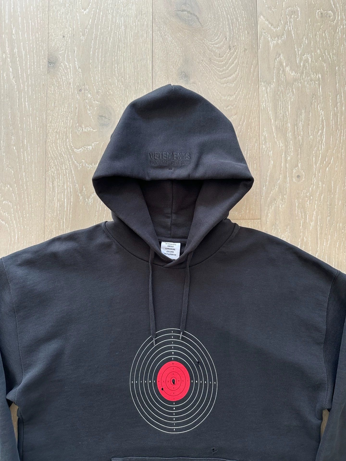 Vetements Vetements 19SS bullseye print bullet hole damage hoodie -DMC Size US S / EU 44-46 / 1 - 2 Thumbnail