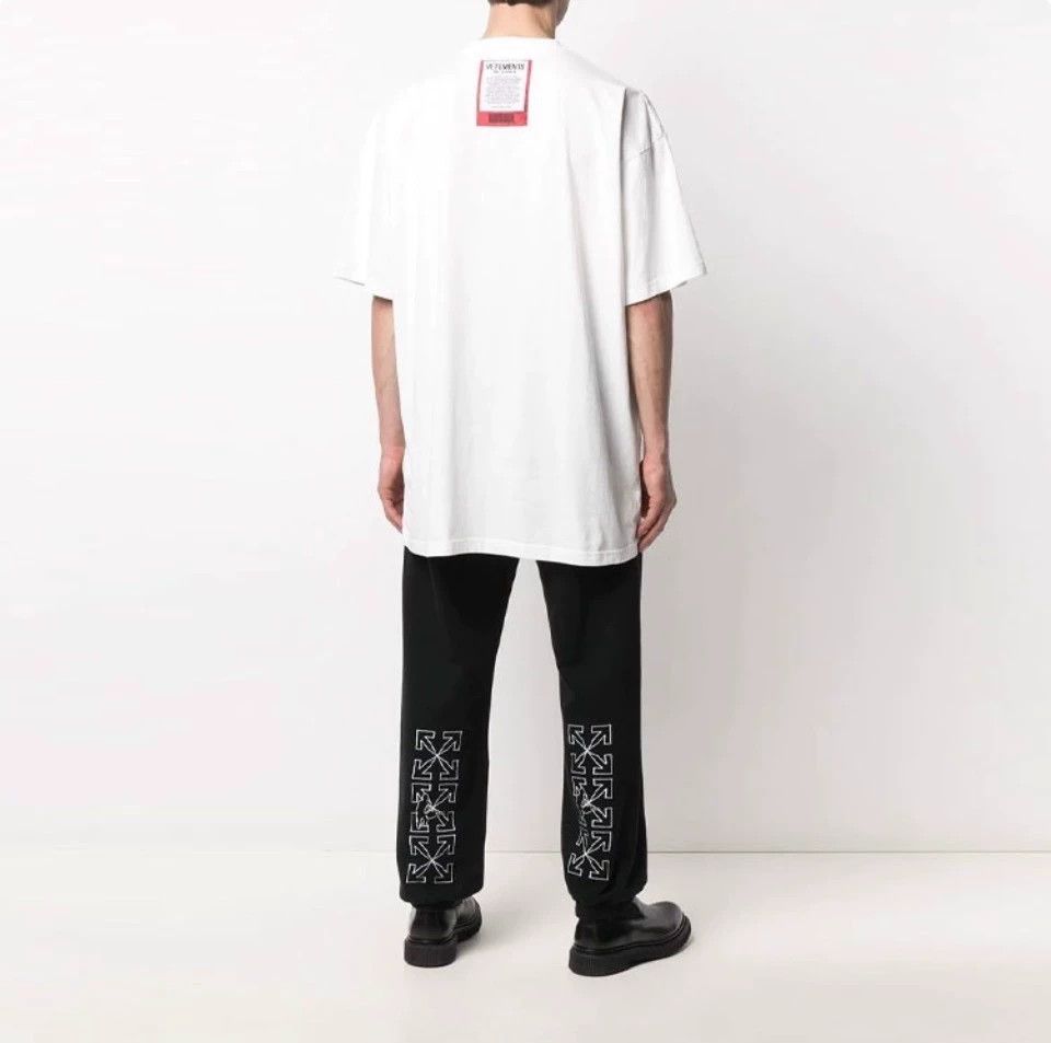 Vetements Vetements SS21 Logo Round Neck Short Sleeve T-shirt -DMC Size US S / EU 44-46 / 1 - 7 Thumbnail