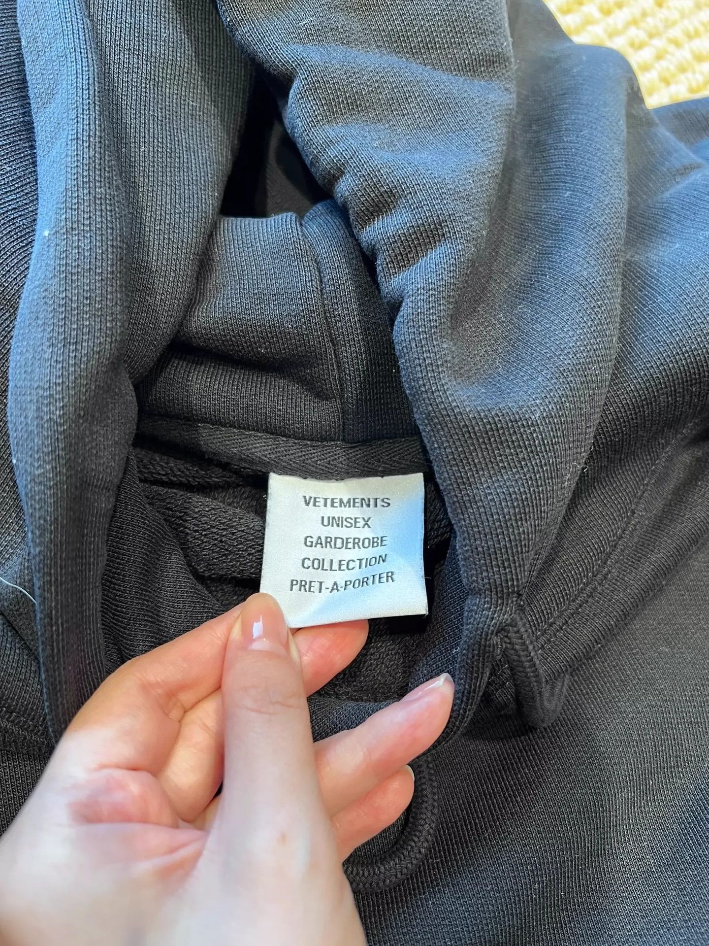 Vetements VETEMENTS black hoodie -DMC Size US S / EU 44-46 / 1 - 4 Thumbnail