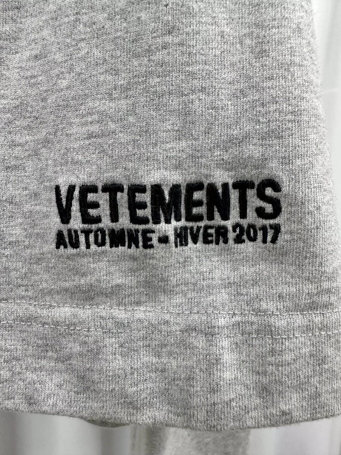 Vetements Vetements 17AW Shoulder Pads Target Short Sleeve T-shirt -DMC Size US S / EU 44-46 / 1 - 5 Thumbnail
