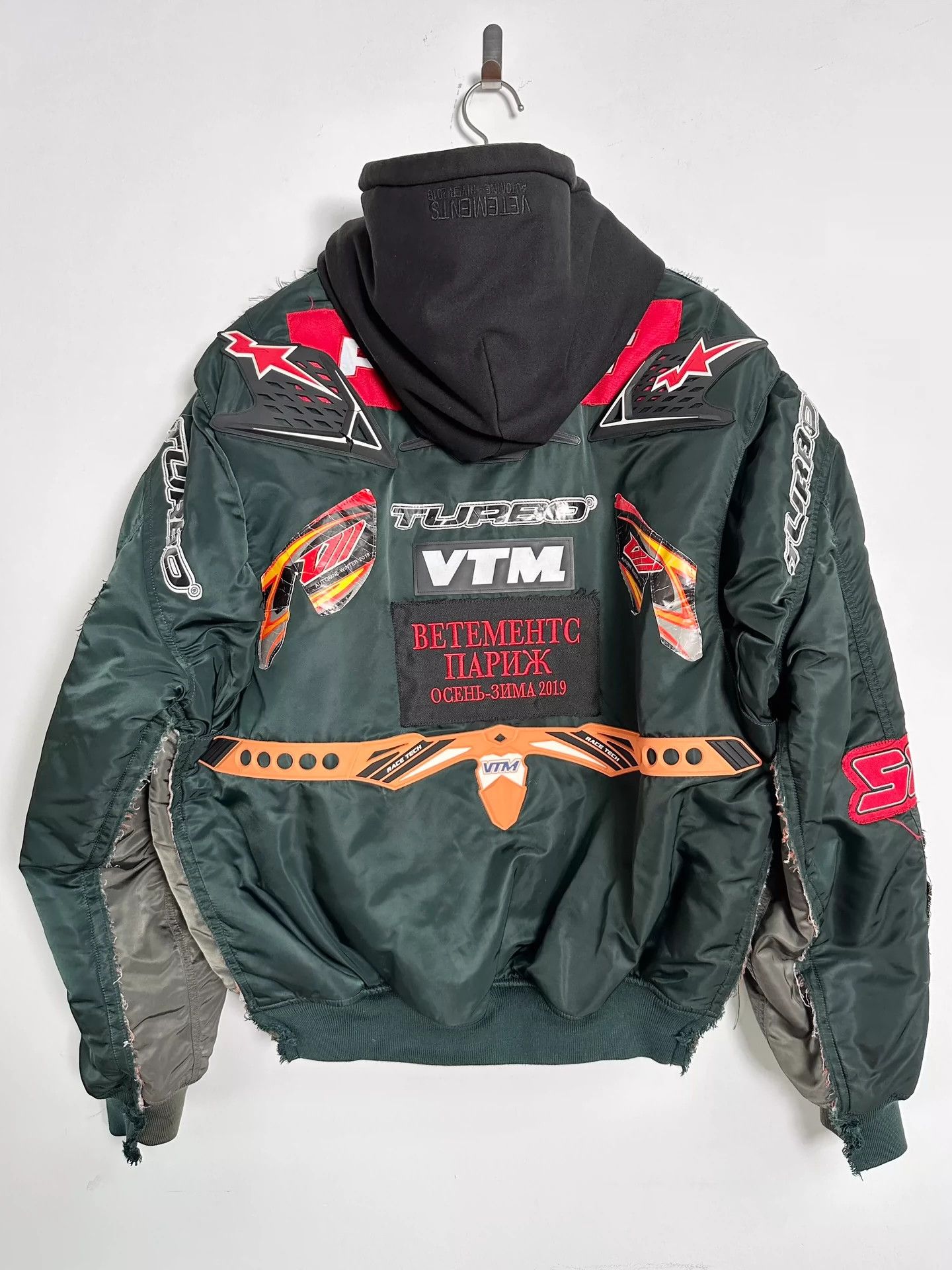 Vetements Vetements X Alpha AW18 Show Car 3D Silicone Cotton Jacket -DMC Size US S / EU 44-46 / 1 - 3 Thumbnail