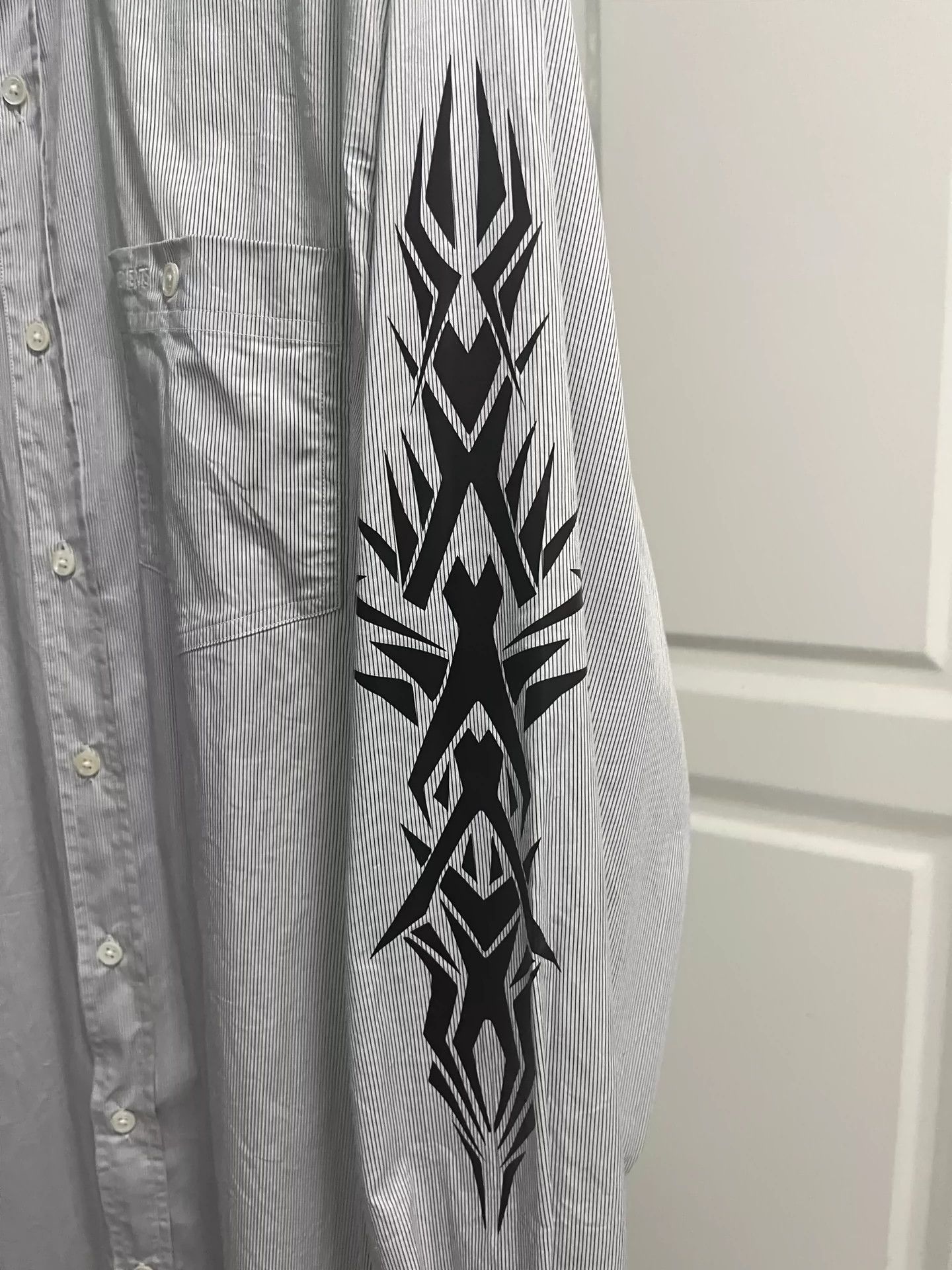 Vetements Vetements 18fw dragon patterned shirt -DMC Size US XS / EU 42 / 0 - 3 Thumbnail