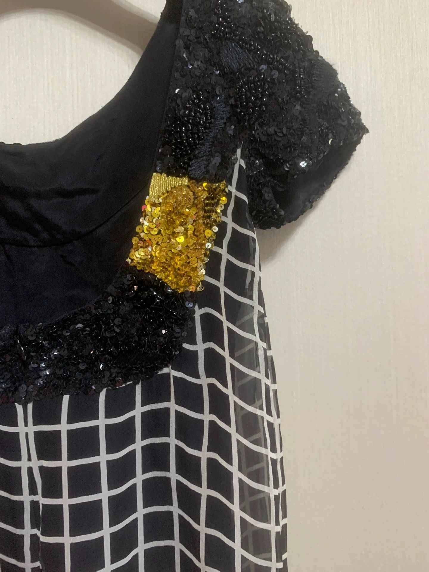 Dries Van Noten dries van noten shows heavily beaded silk dresses -DMC Size US S / EU 44-46 / 1 - 4 Thumbnail