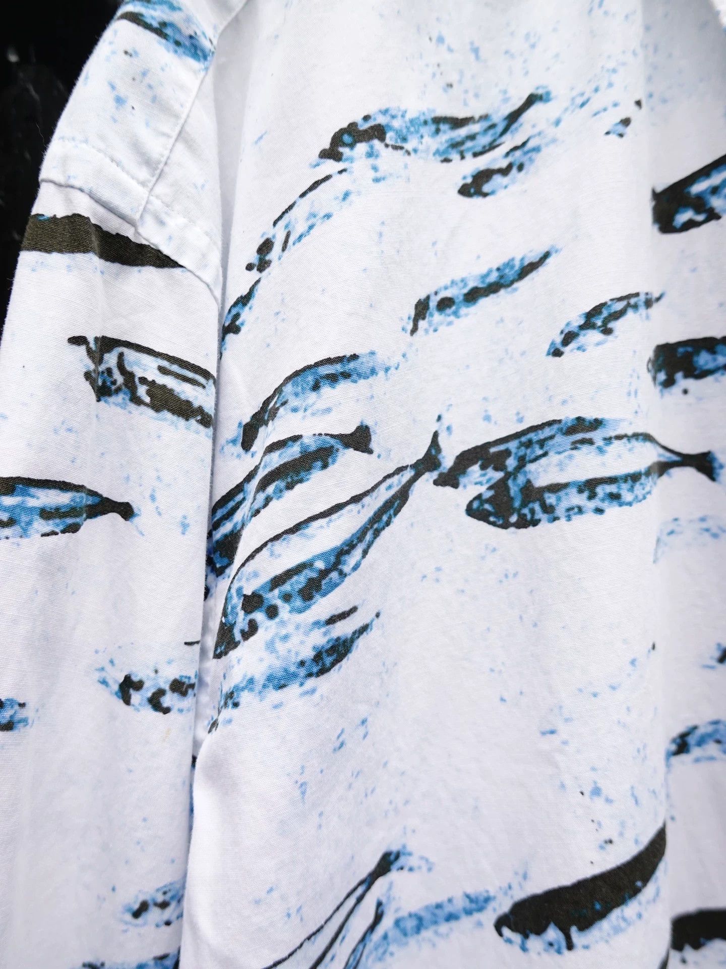 Comme des Garcons Comme Des Garcons Fish school printed long sleeved shirt -DMC Size US L / EU 52-54 / 3 - 5 Thumbnail