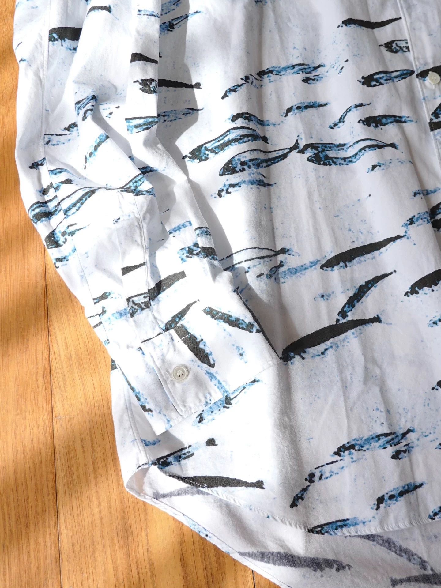 Comme des Garcons Comme Des Garcons Fish school printed long sleeved shirt -DMC Size US L / EU 52-54 / 3 - 3 Thumbnail