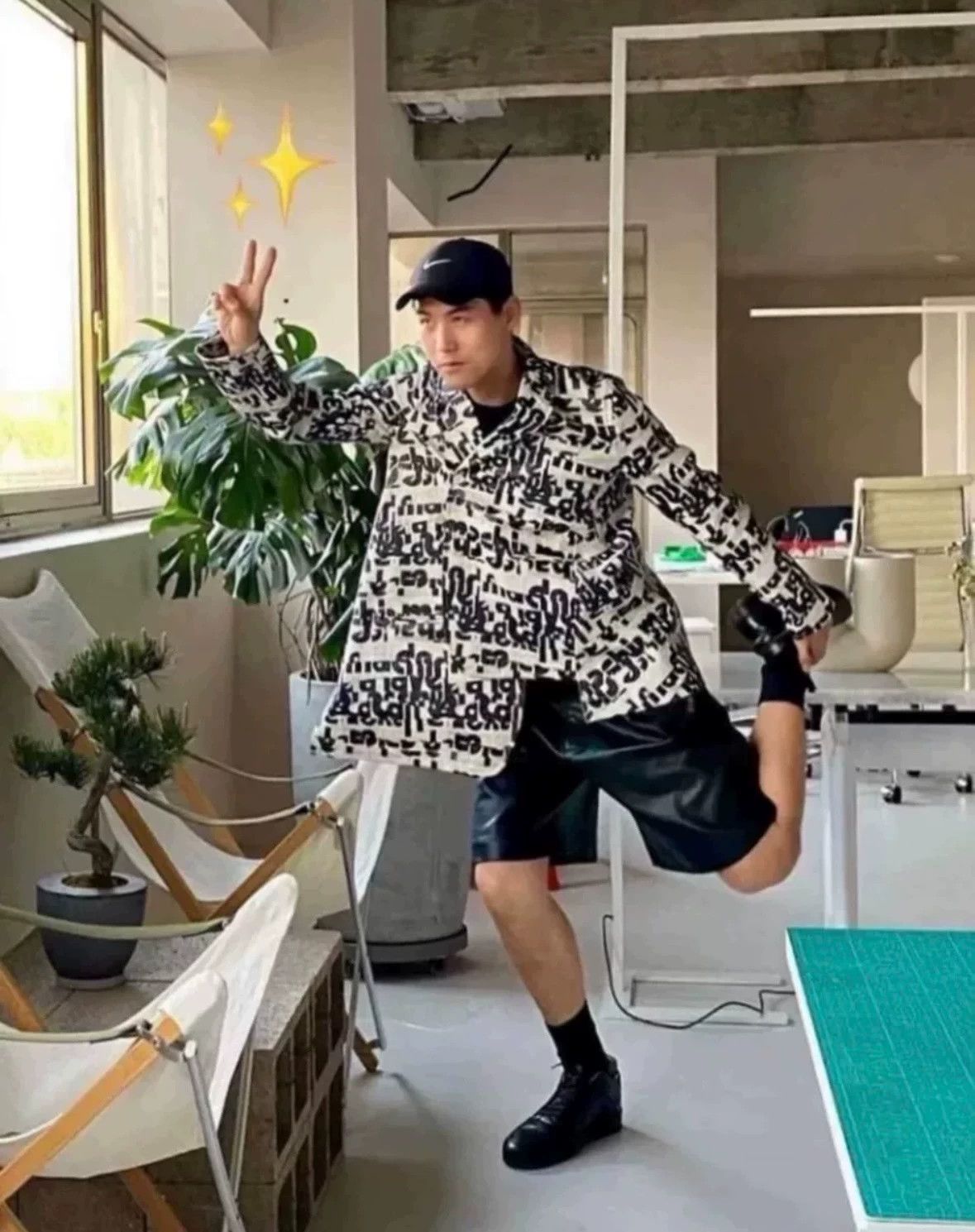 Comme des Garcons Comme Des Garcons Asymmetric printed leather jacket -DMC Size US S / EU 44-46 / 1 - 9 Thumbnail
