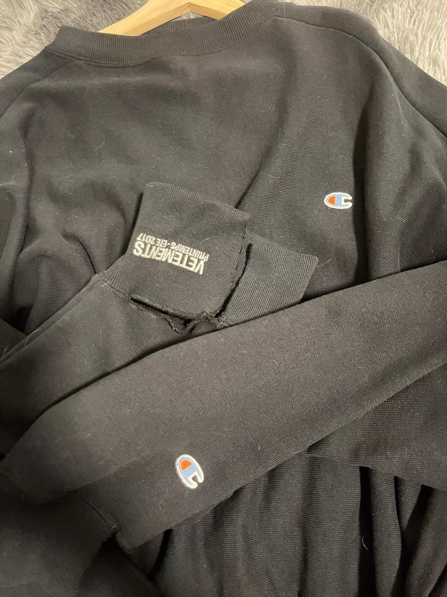 Vetements Vetements Champion collaboration hoodie -DMC Size US S / EU 44-46 / 1 - 3 Thumbnail