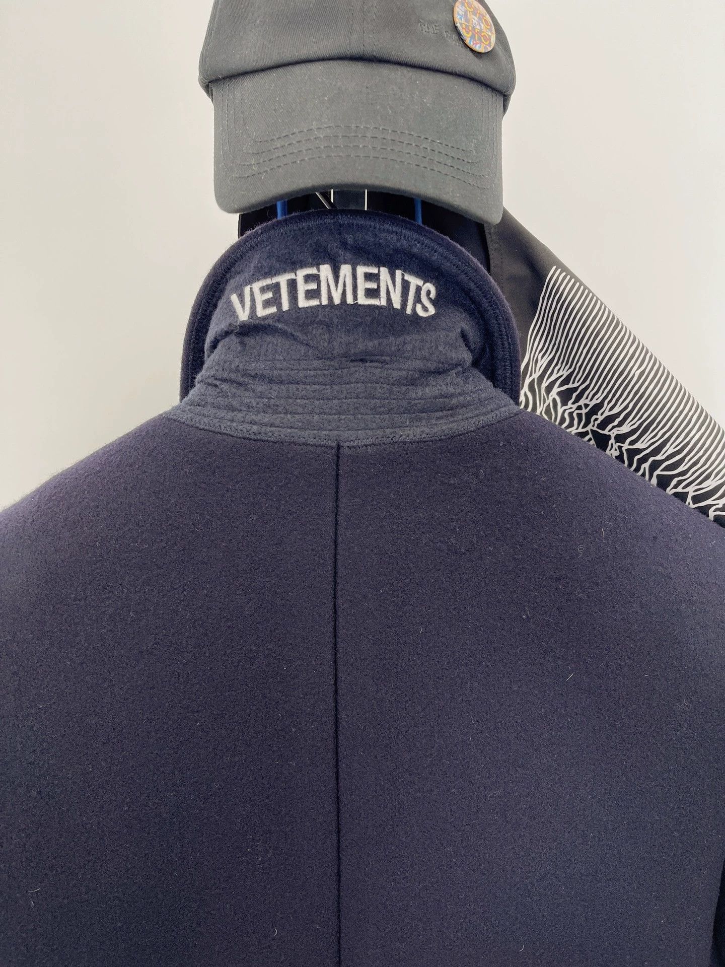 Vetements Vetements 2017fw navy blue woolen collar logo coat -DMC Size US S / EU 44-46 / 1 - 4 Thumbnail