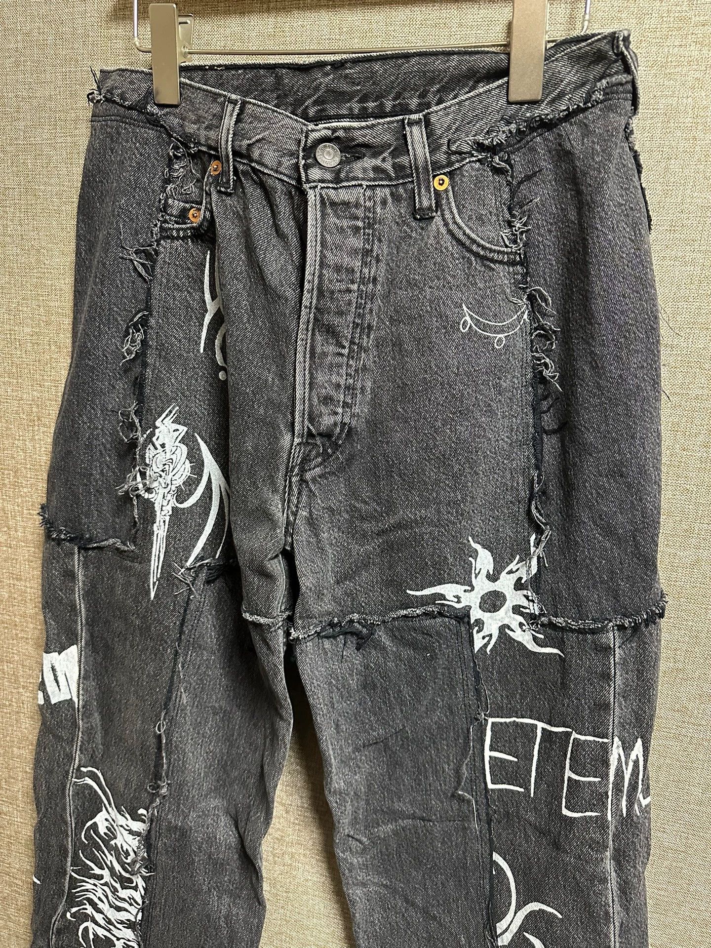 Vetements Vetements Tattoo Logo Splicing Cowboy Pants -DMC Size US 32 / EU 48 - 2 Thumbnail