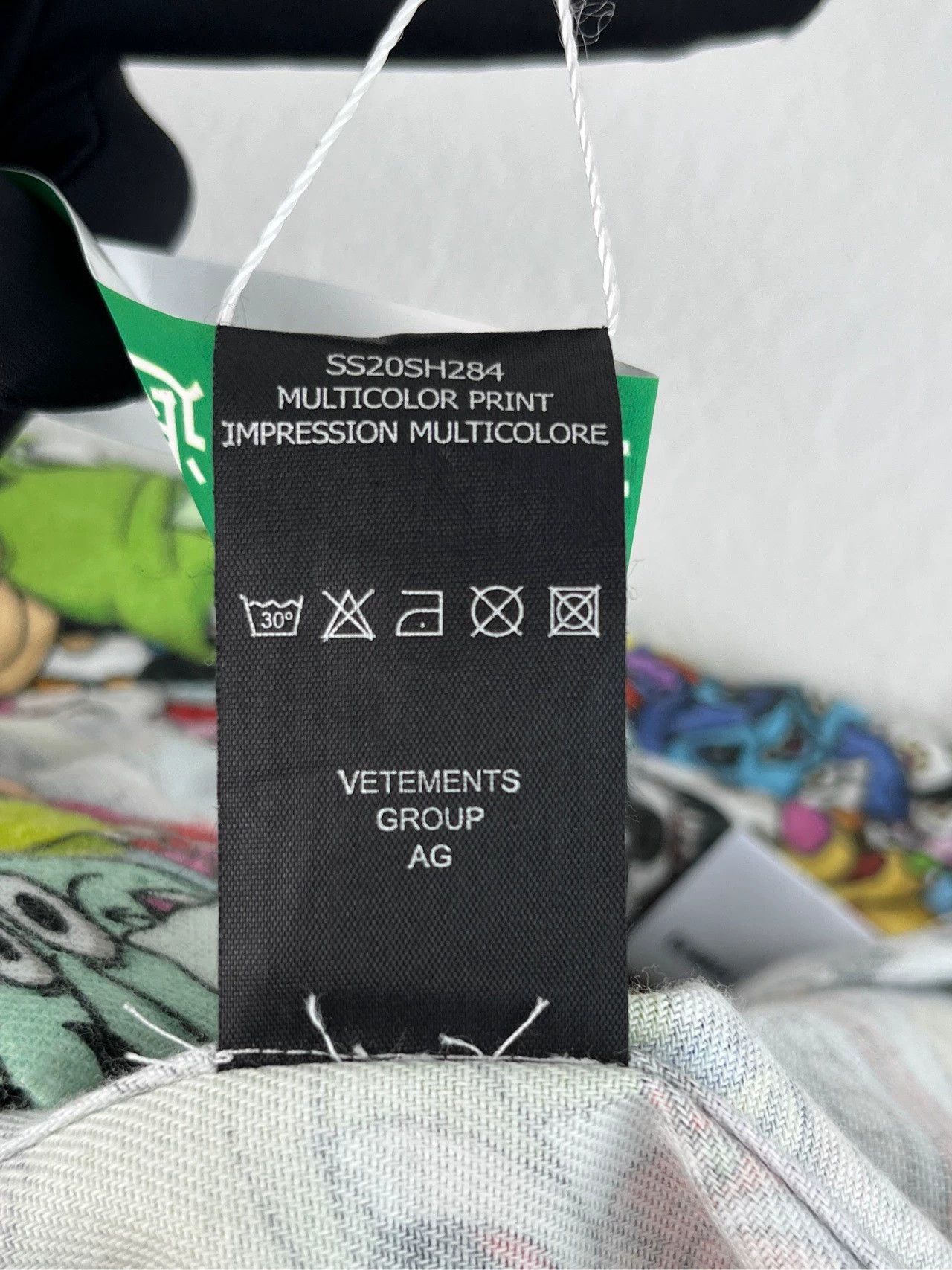 Vetements Vetements anime graffiti short sleeved shirt -DMC Size US XS / EU 42 / 0 - 5 Thumbnail
