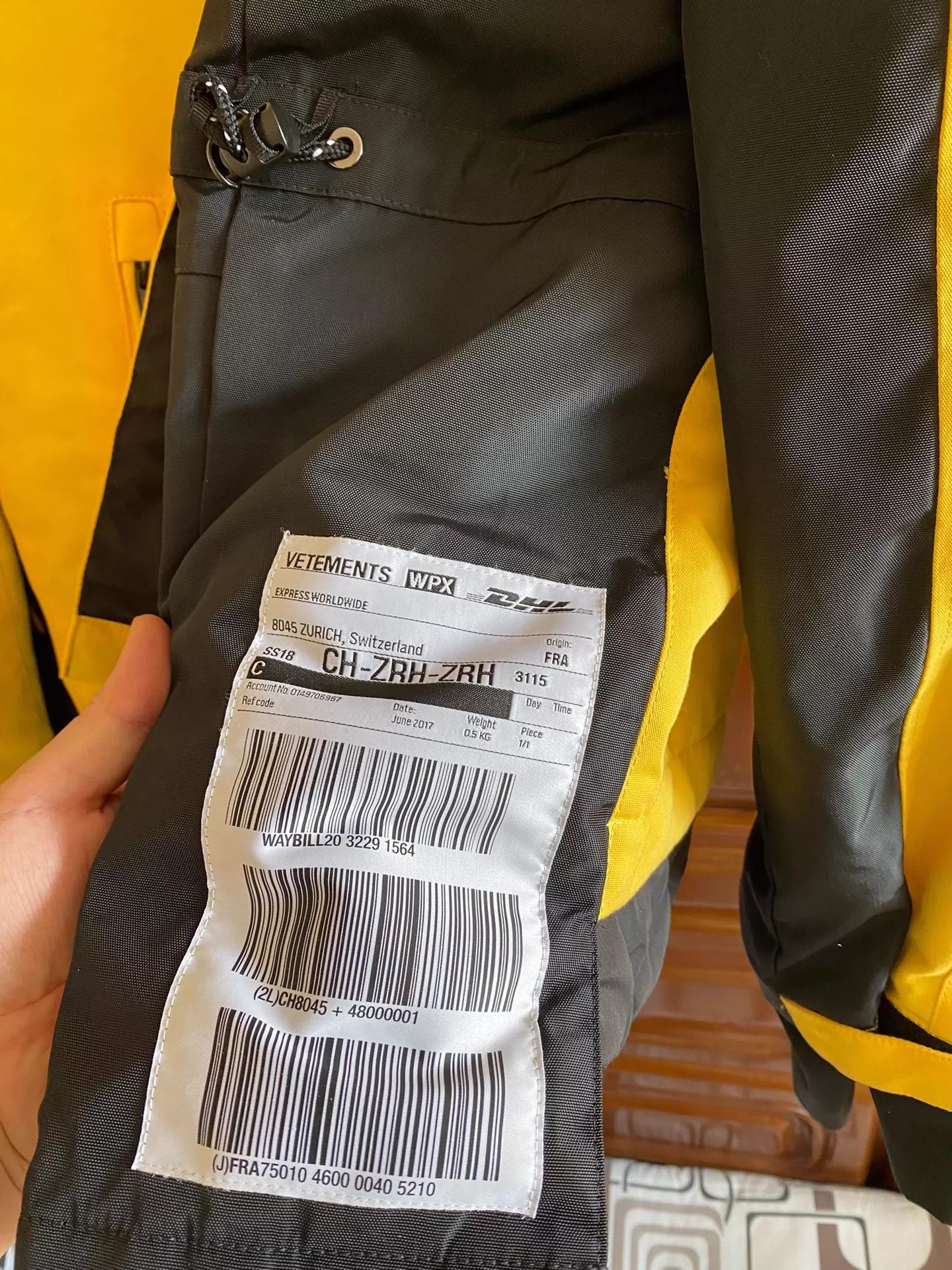 Vetements Vetements x DHL HK Limited Yellow Jacket Cotton Jacket -DMC Size US L / EU 52-54 / 3 - 3 Thumbnail