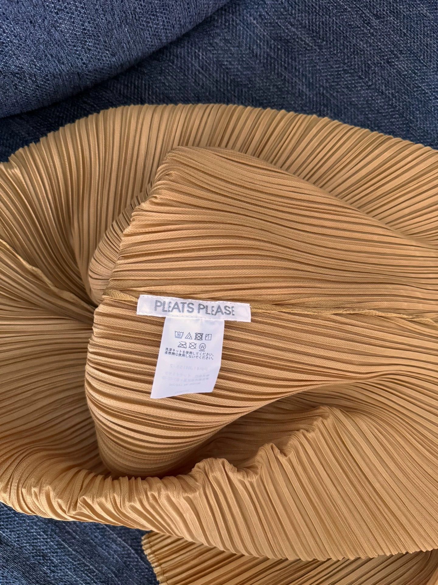 Issey Miyake issey miyake Women's pleated dress Size US 28 / EU 44 - 2 Thumbnail