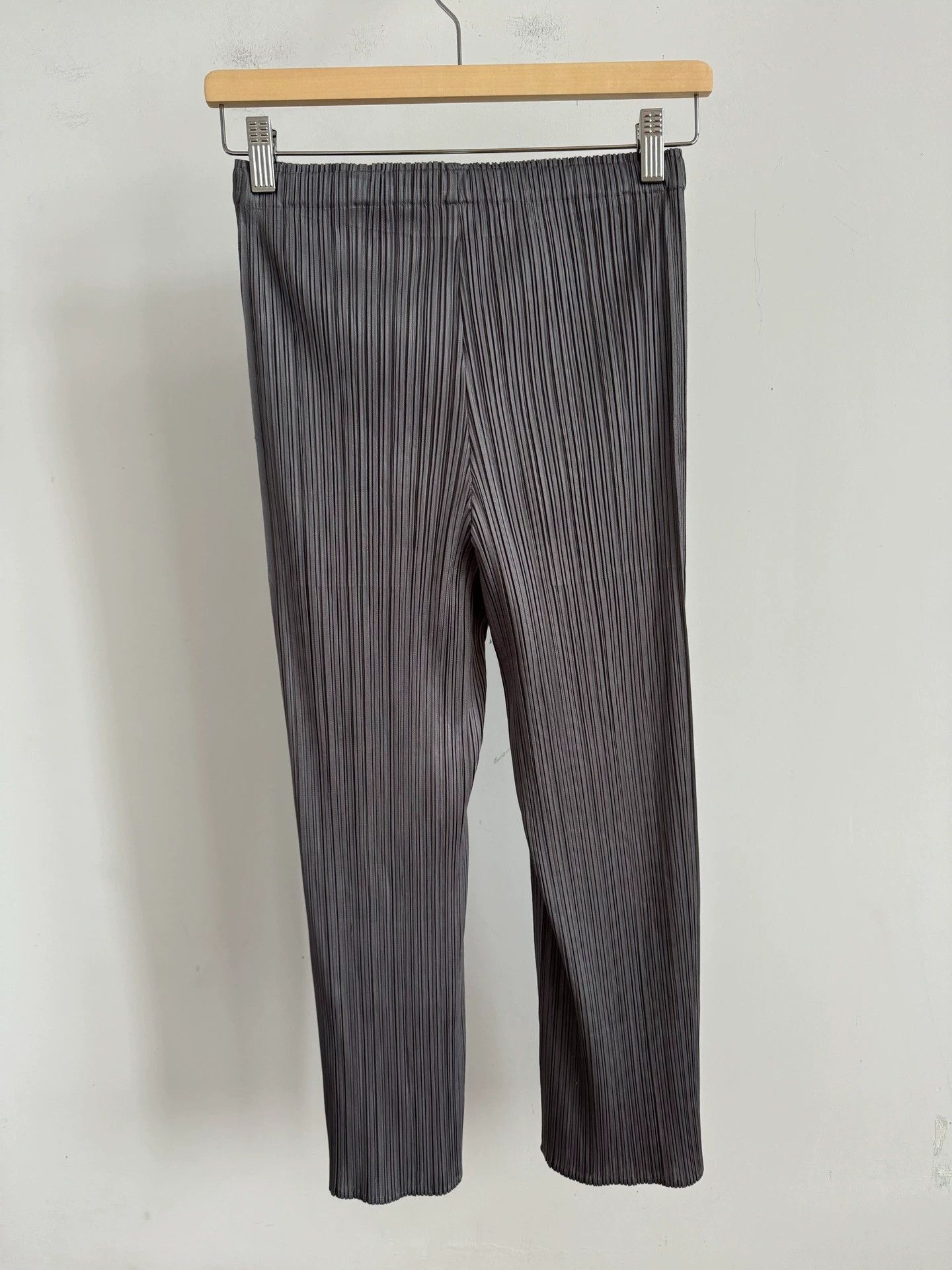 Issey Miyake issey miyake Grey pleated pants Size US 30 / EU 46 - 2 Thumbnail