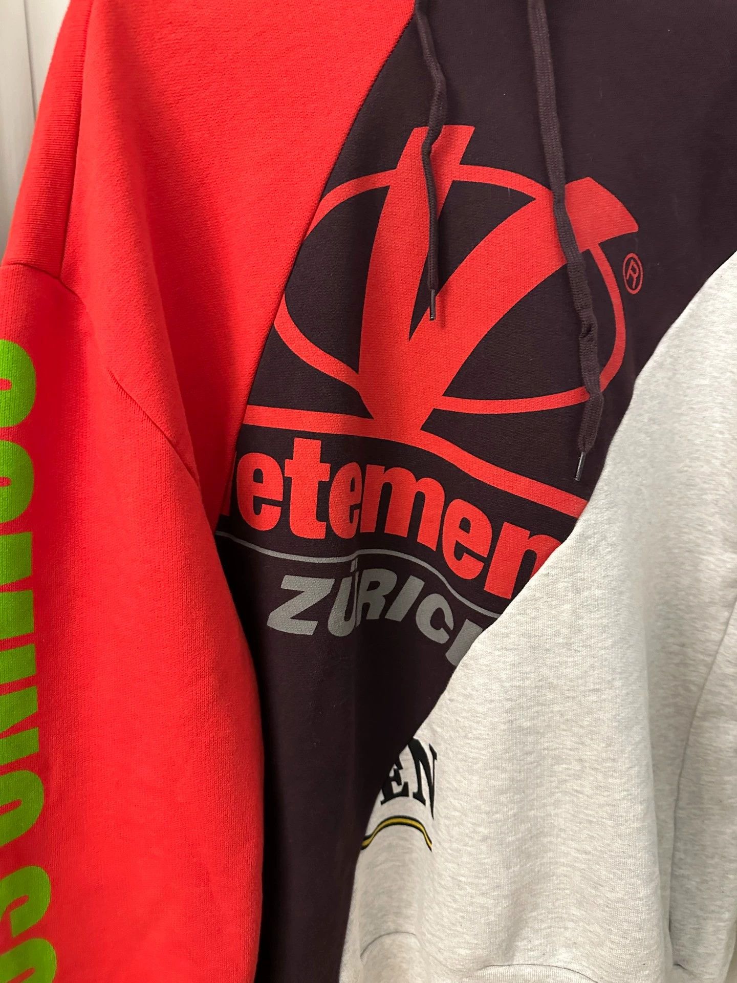 Vetements Vetements 18fw three color splicing structure hoodie -DMC Size US M / EU 48-50 / 2 - 3 Thumbnail