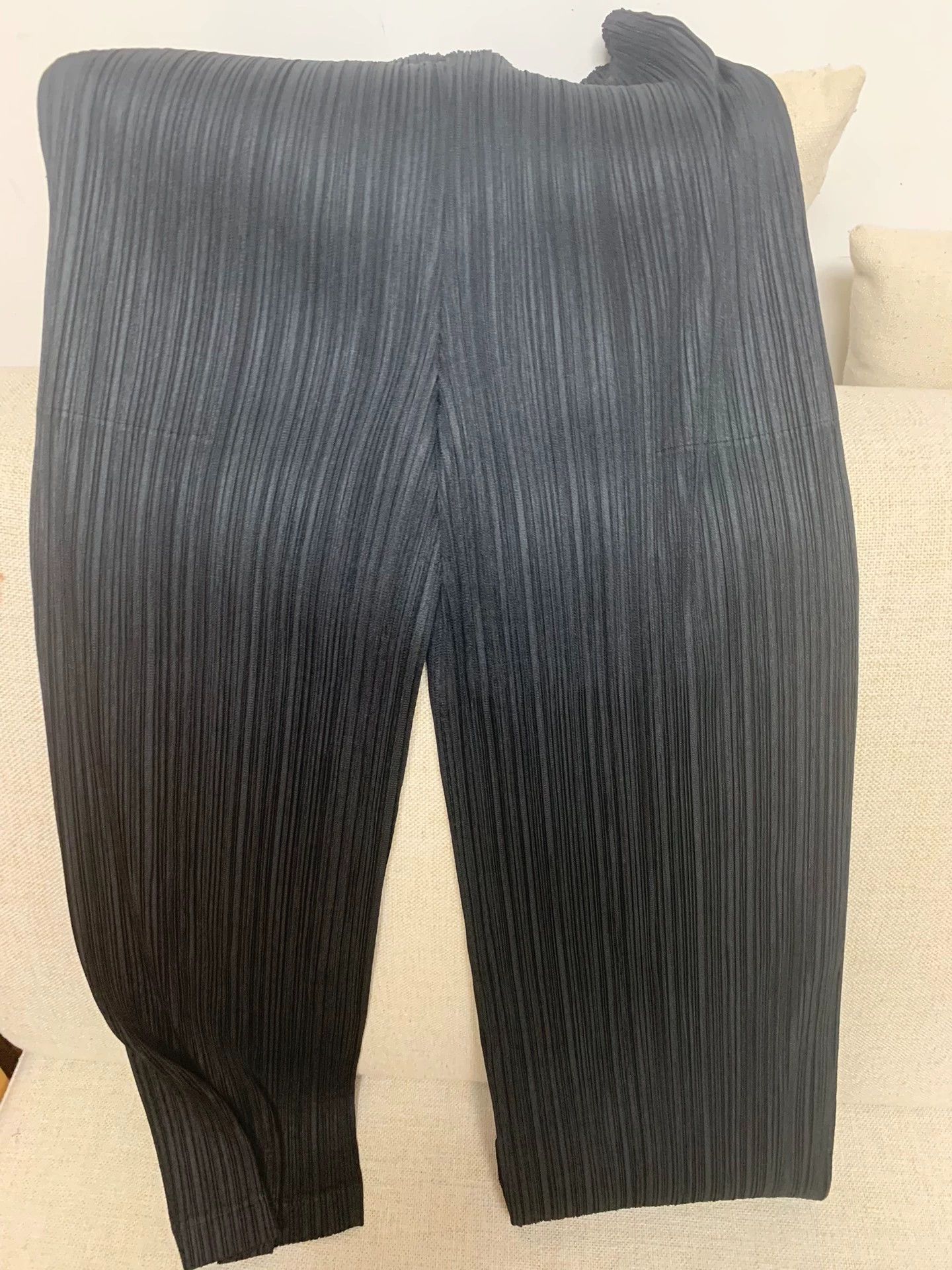 Issey Miyake issey miyake Black pleated casual pants Size US 30 / EU 46 - 2 Thumbnail