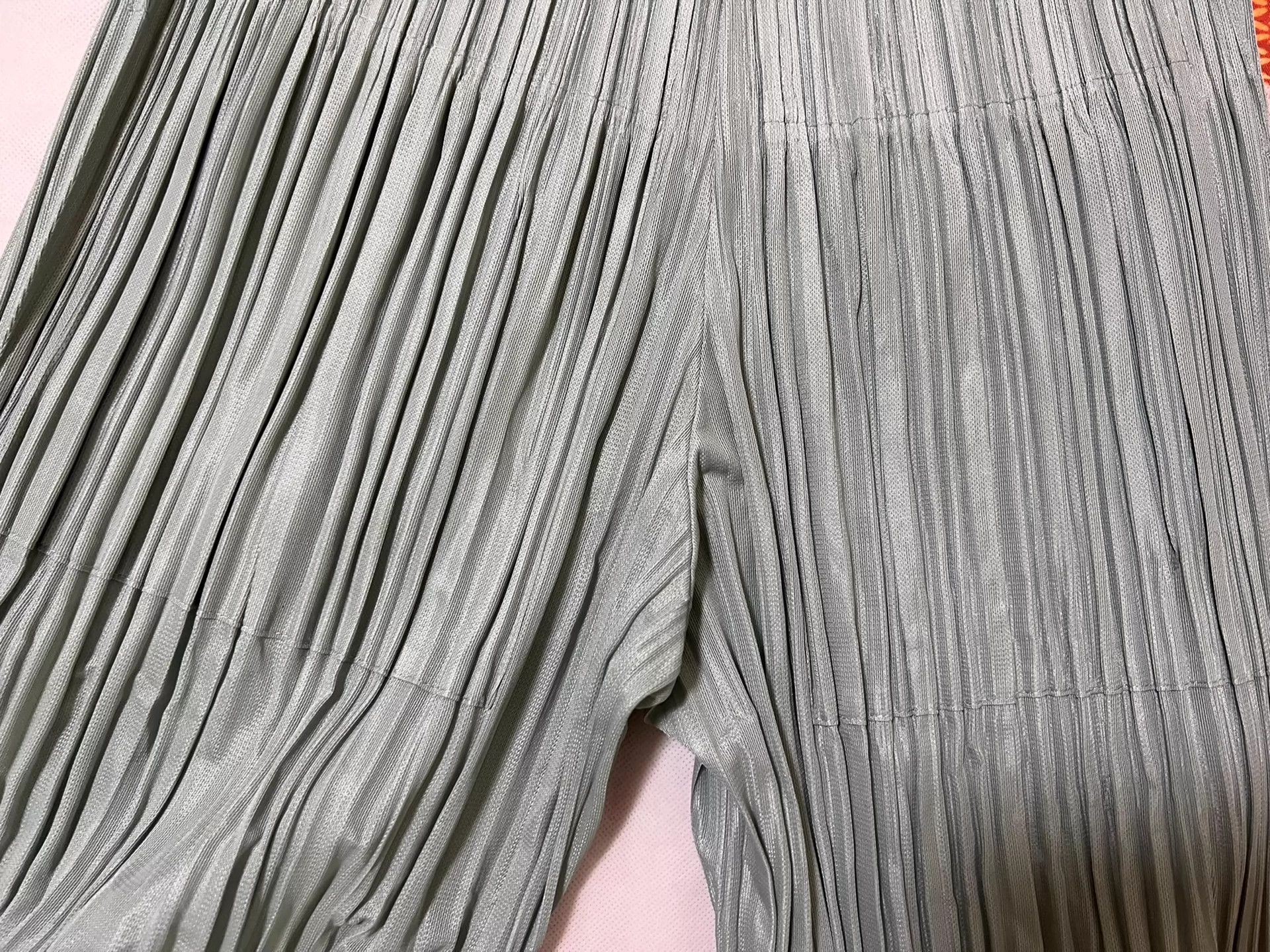 Issey Miyake issey miyake Grey pleated casual pants Size US 28 / EU 44 - 4 Thumbnail