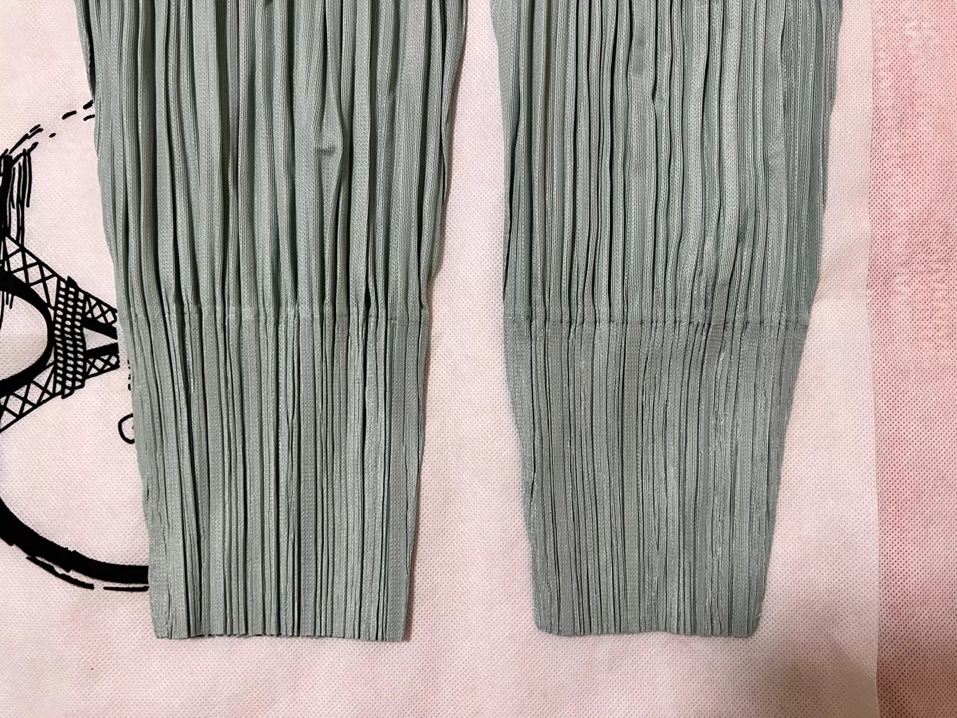 Issey Miyake issey miyake Grey pleated casual pants Size US 28 / EU 44 - 5 Thumbnail