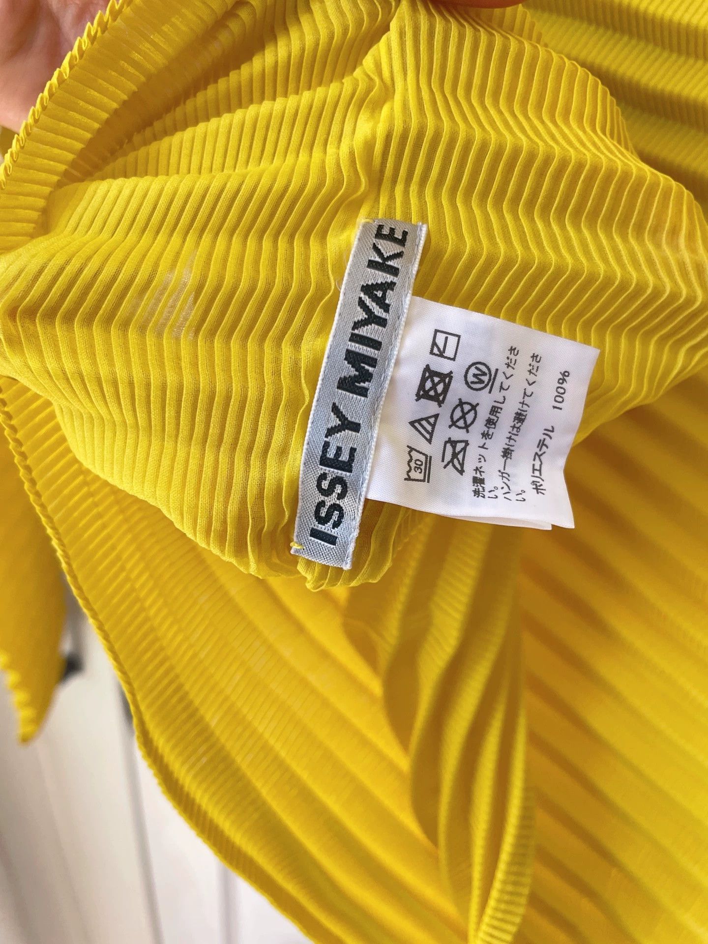 Issey Miyake issey miyake Yellow pleated high neck long sleeved shirt Size US S / EU 44-46 / 1 - 2 Thumbnail