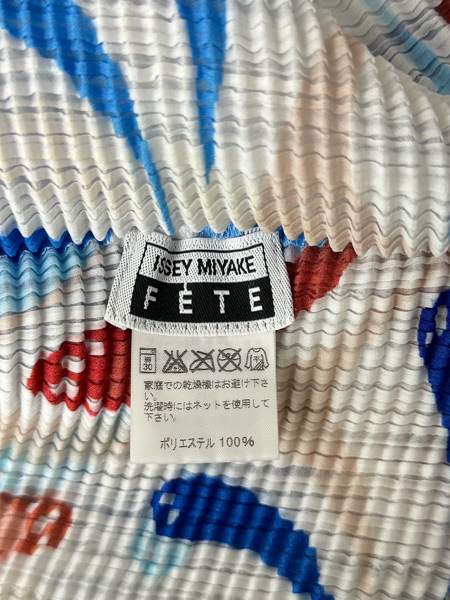 Issey Miyake issey miyake Colorful floral pleated short sleeved shirt Size US M / EU 48-50 / 2 - 3 Thumbnail
