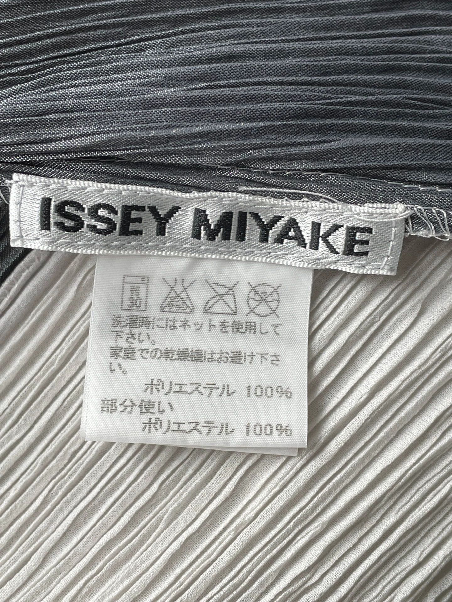 Issey Miyake issey miyake Geometric toothpick pleated dress Size US 29 - 7 Thumbnail