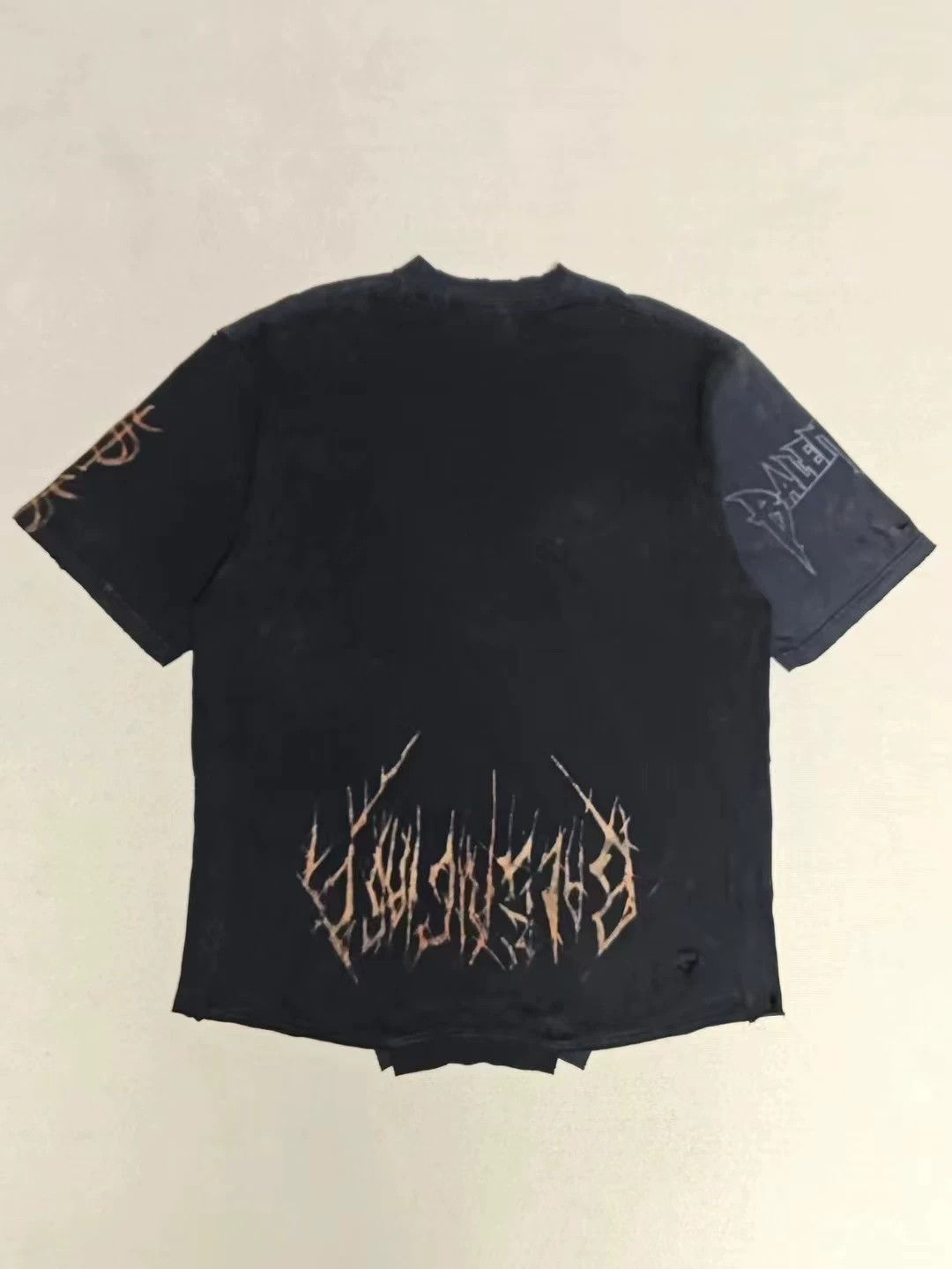 Balenciaga Balenciaga 23fw Inverted Iron Tower Mud Stained Damaged Water Washed Short Sleeve T-shirt Size US S / EU 44-46 / 1 - 2 Thumbnail