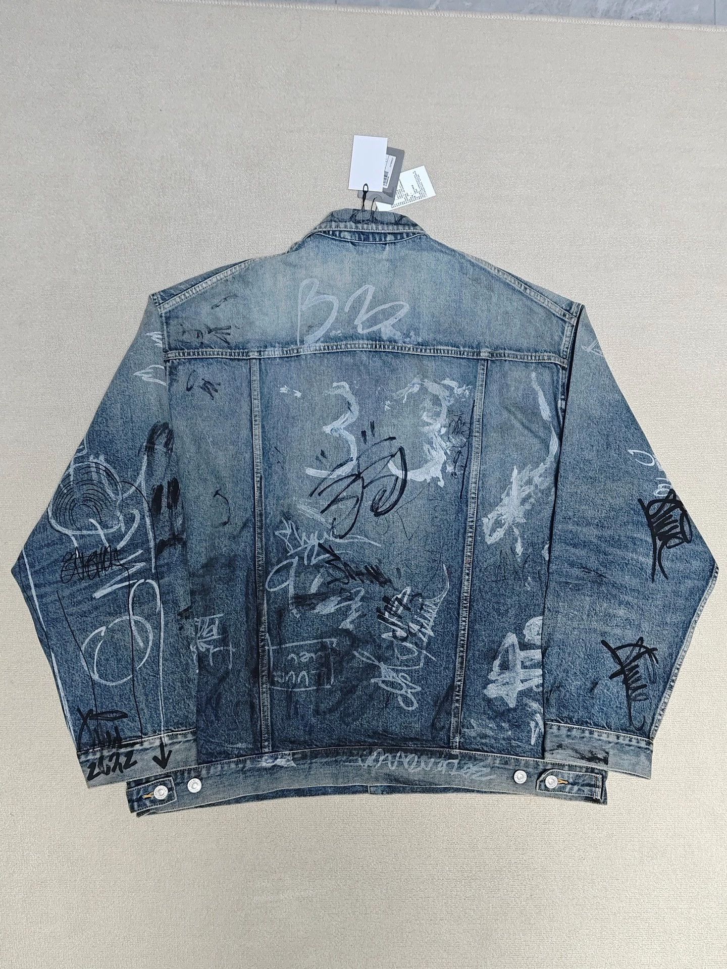 Balenciaga Balenciaga 23Fall blue graffiti hand-painted vintage denim jacket Size US M / EU 48-50 / 2 - 2 Thumbnail